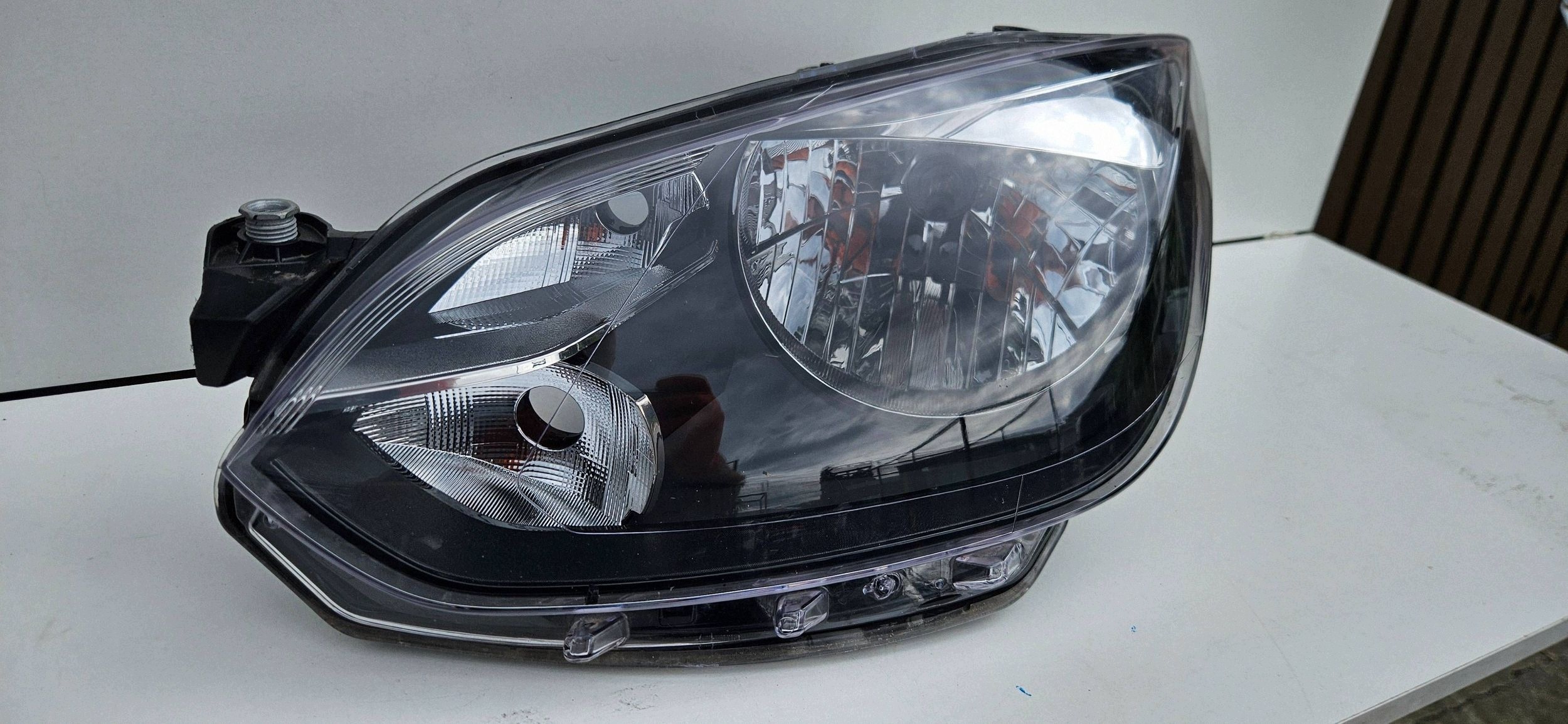 Volkswagen Up 1s light left front front Reflektor 20E016B