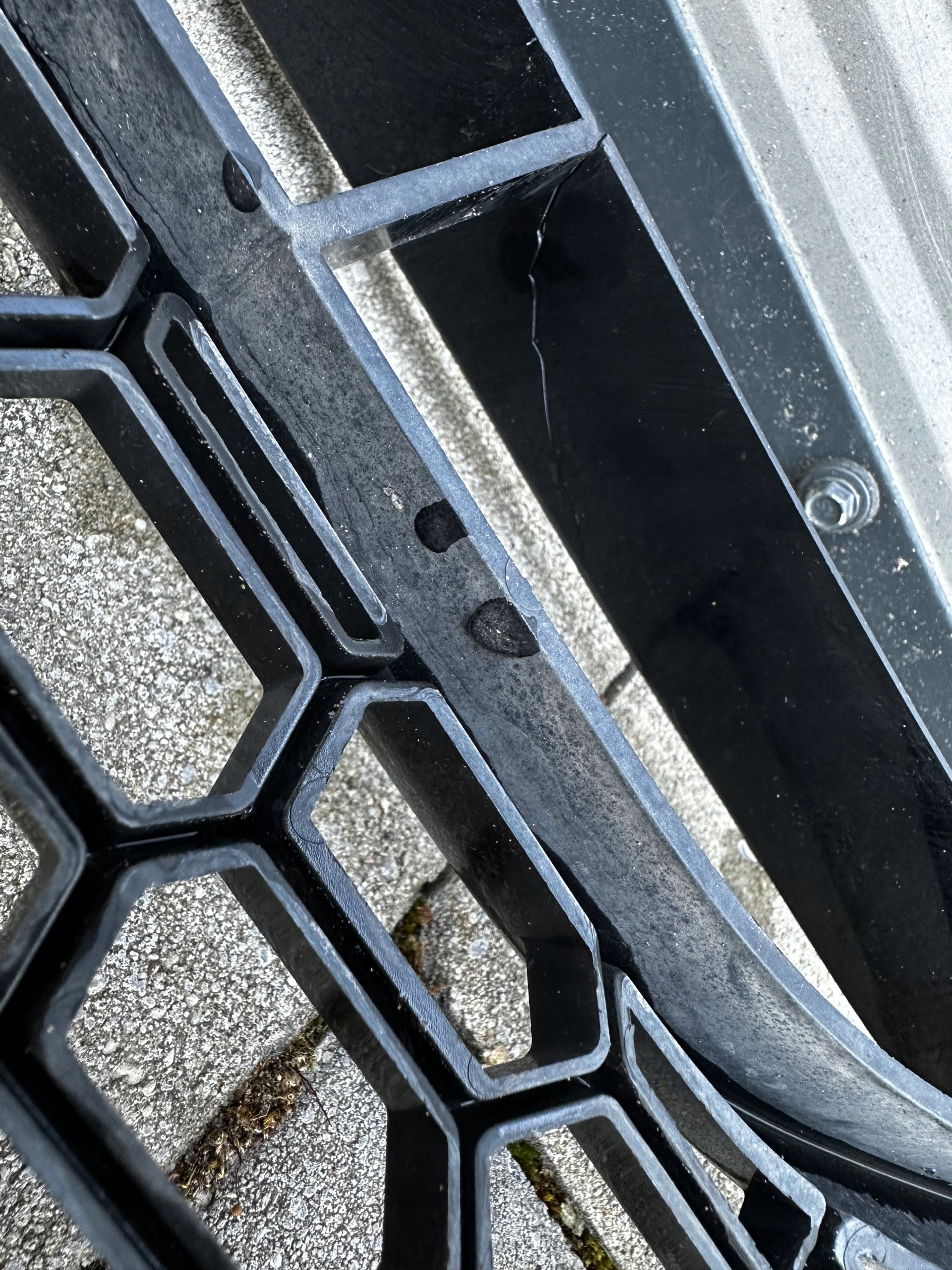 BMW F90 grid of a bumper central