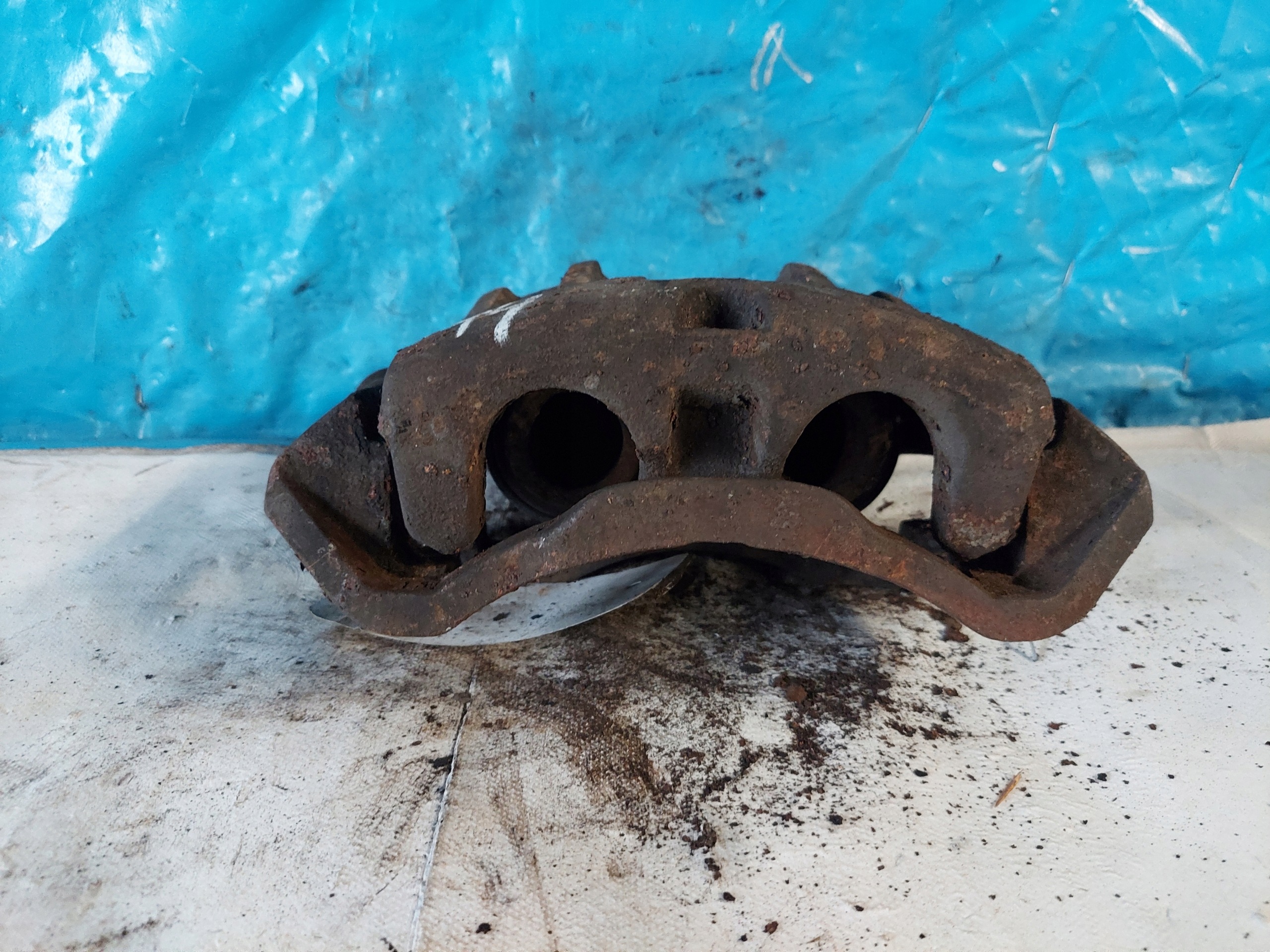 caliper IVECO DAILY 2004 R 2.8 TD L rear part BREMBO4806