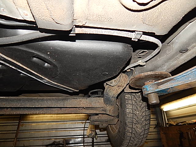 BELKA ZAWIESZENIA TYLNA MAZDA 2 DY 03-07 Producent części Mazda OE