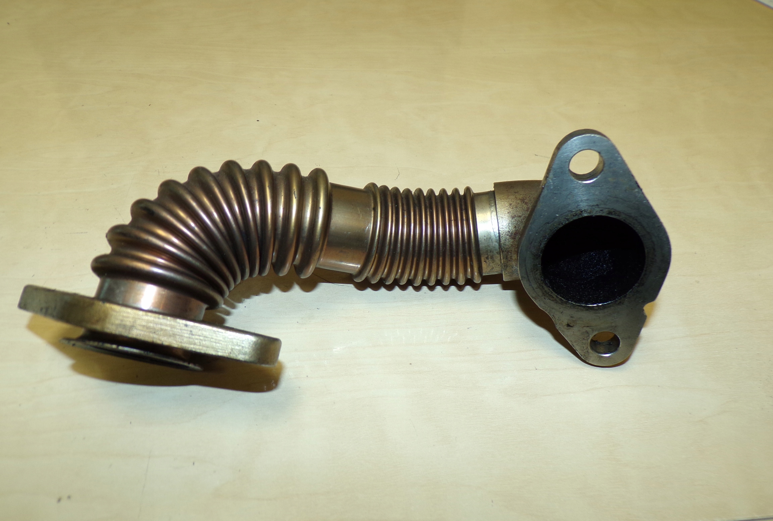 MASTER MOVANO 2.3DCI 10- hose pipe EGR 147252403R