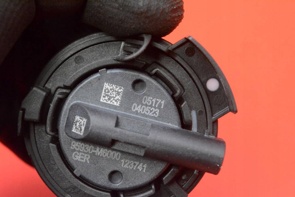 impact sensor right front 95930-M6000 KIA SPORTAGE 5 V 21-25