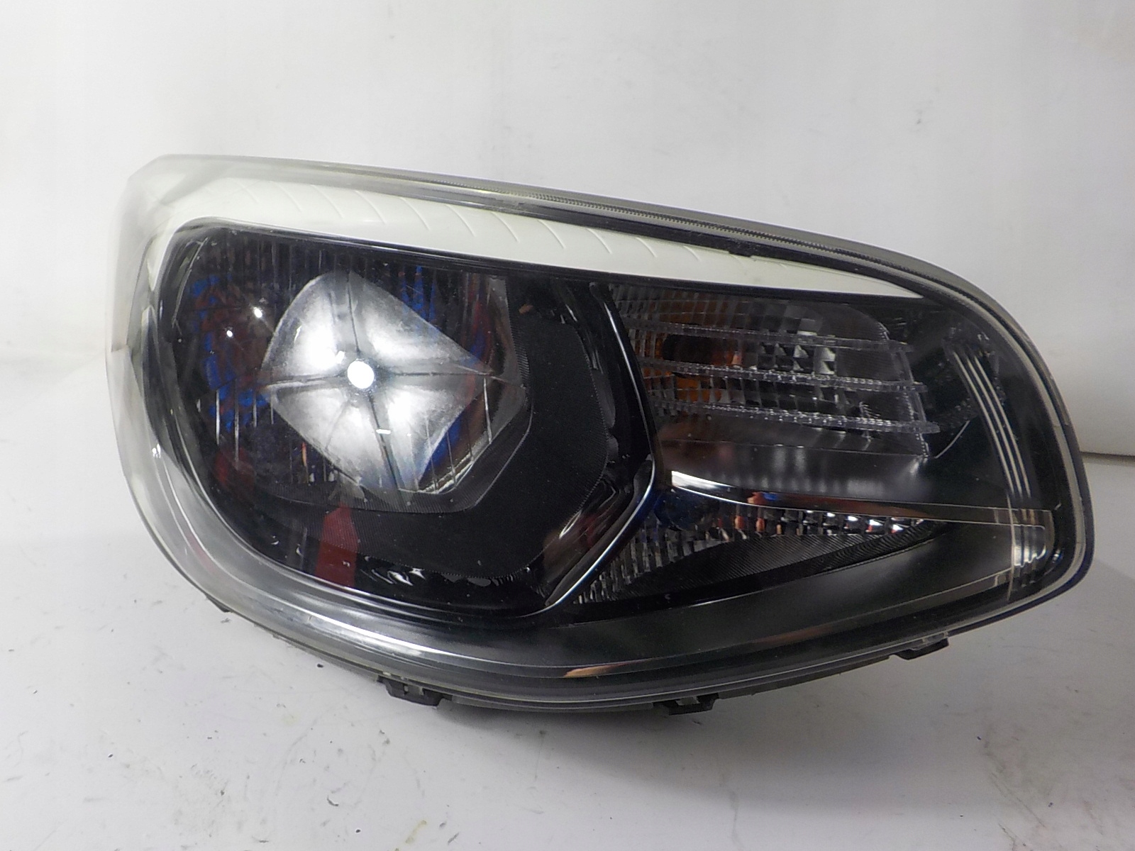 KIA SOUL II light right front front UK