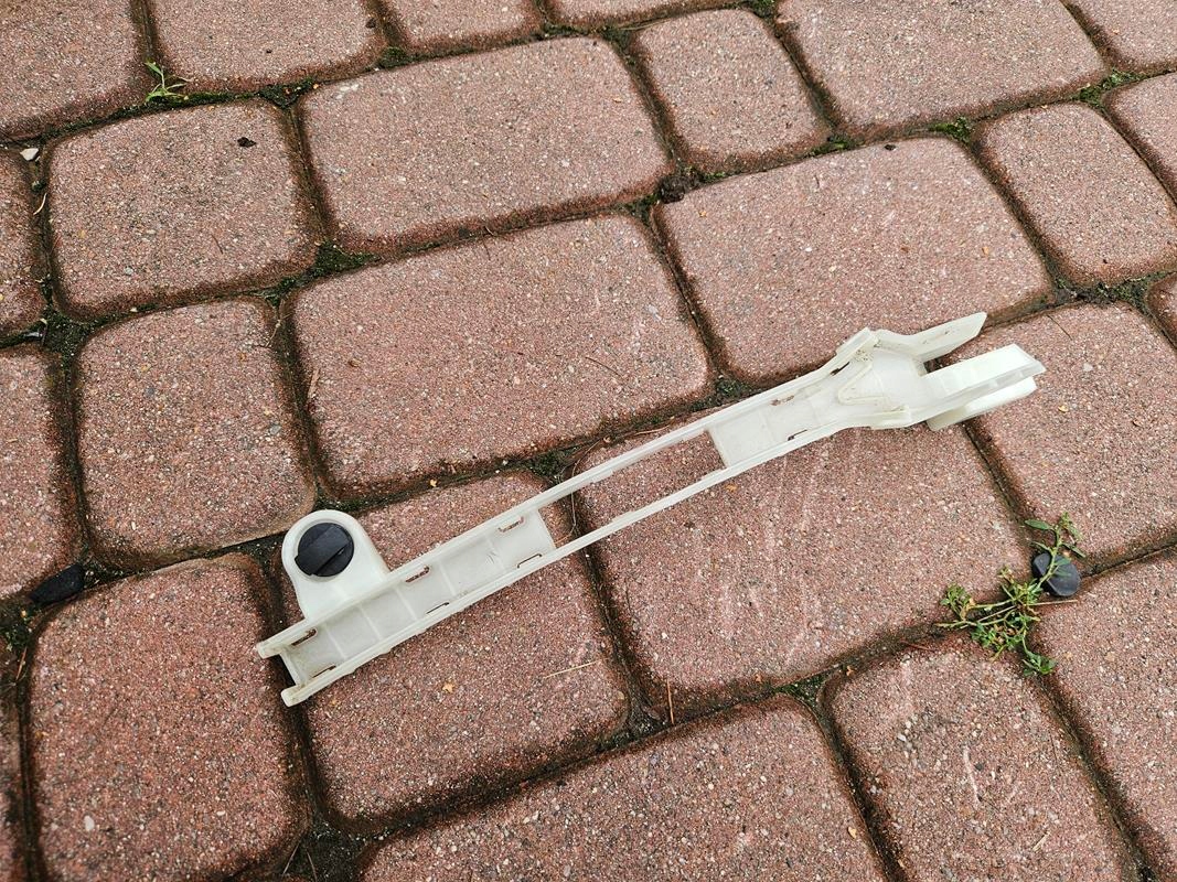 console windows prowadnica right rear part OPEL GRANDLAND X 9821855880