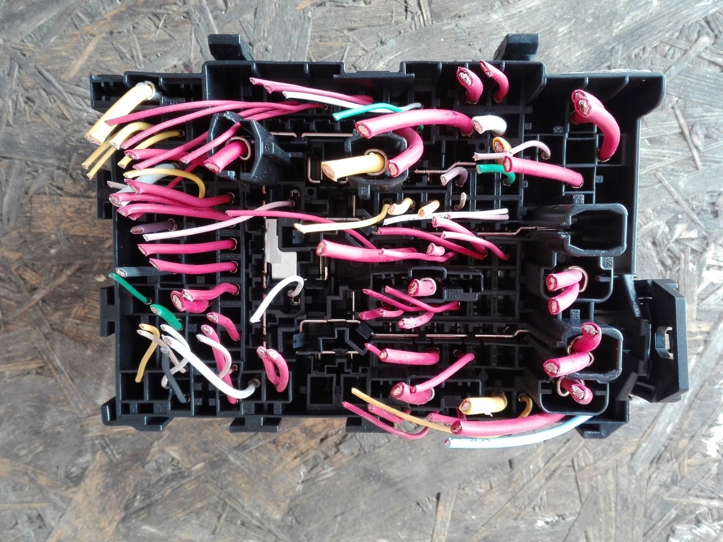 Module fusibles RENAULT TALISMAN 243800453R