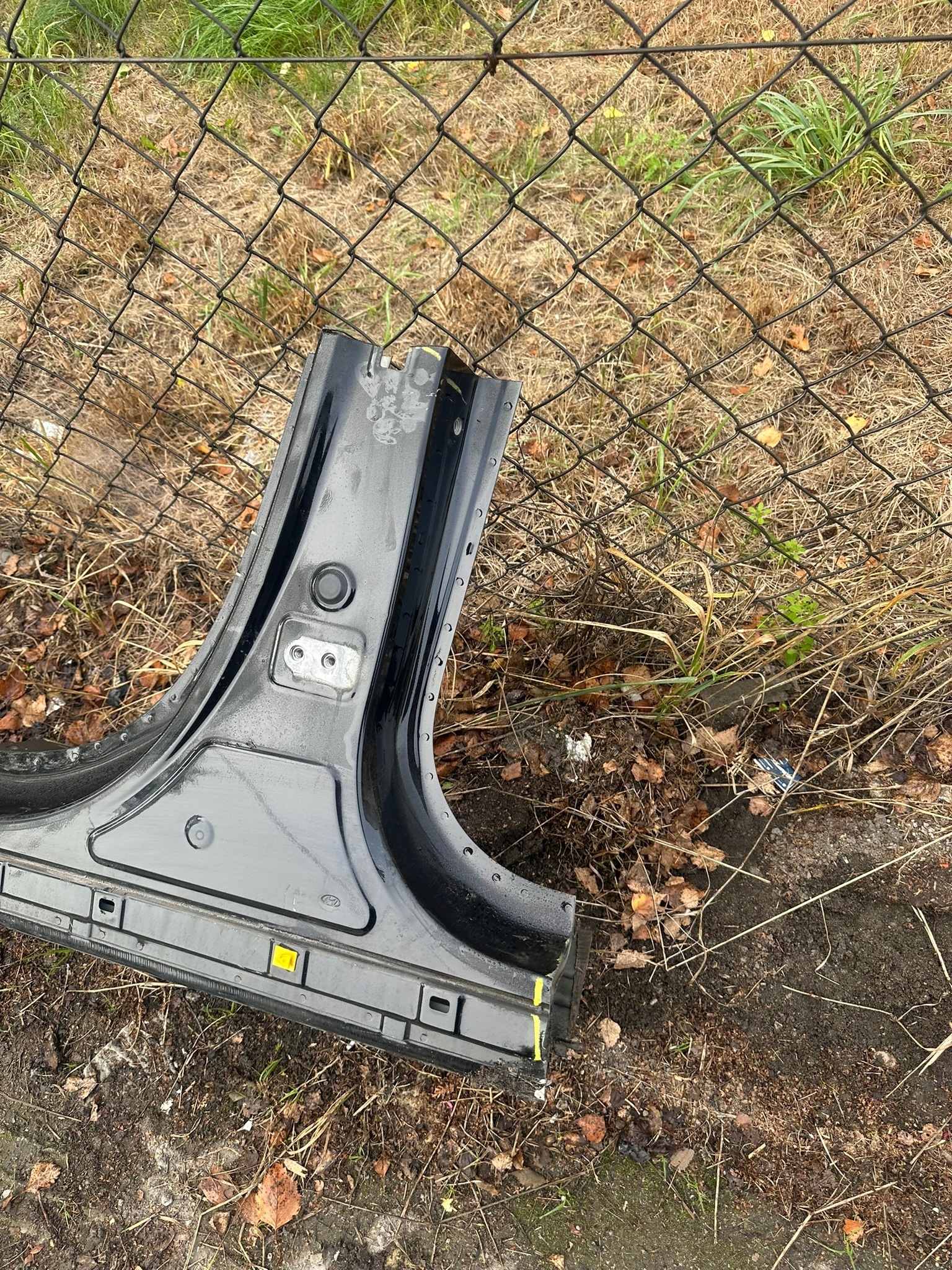 HYUNDAI KONA and LIFT threshold left