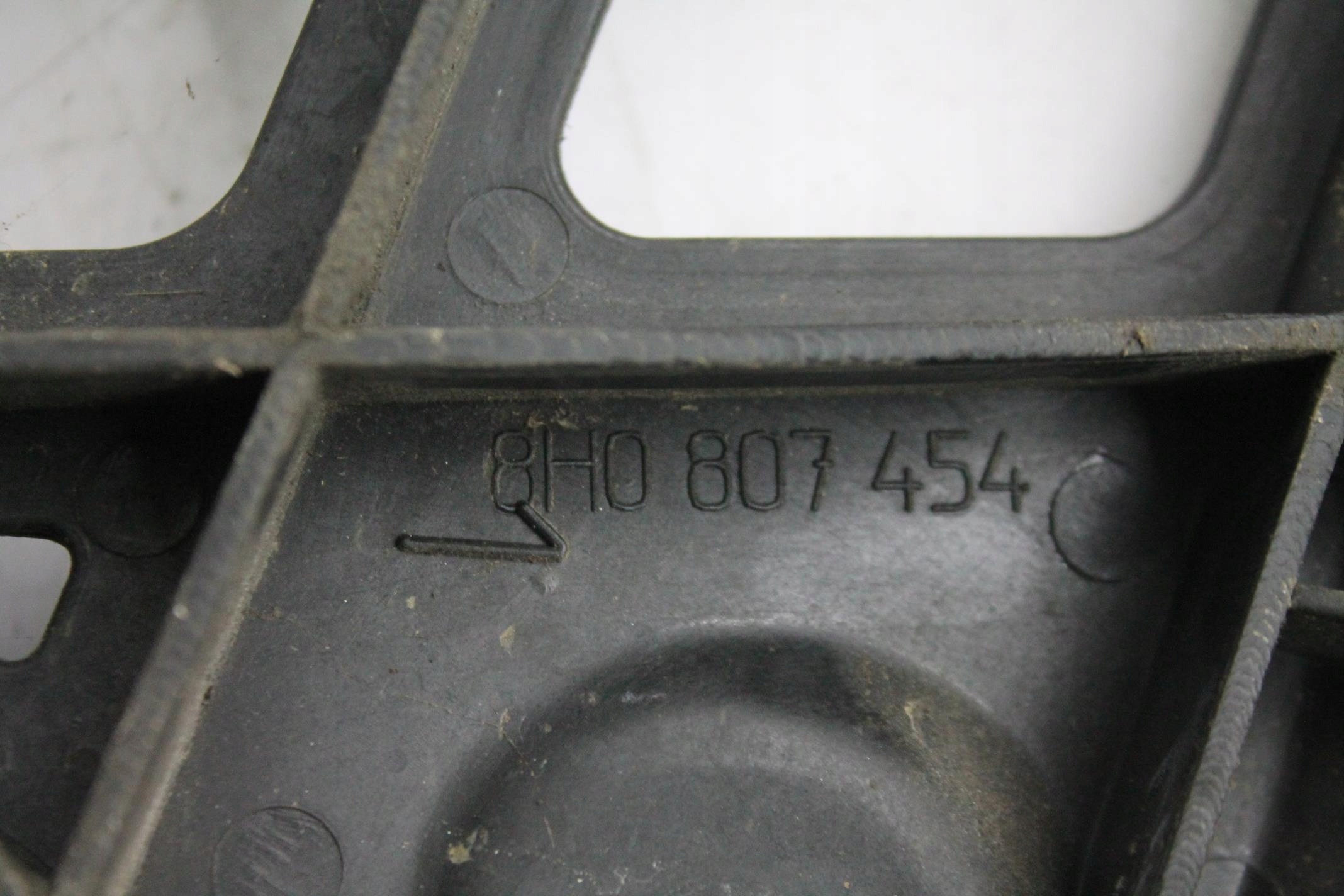 support right rear part 8H0807454 A4 B7 CABRIO 06-09