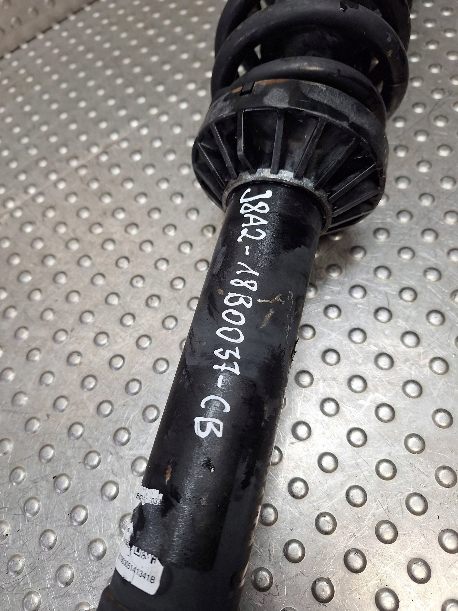 shock absorber right front RANGE ROVER VELAR II 19- L560 J8A2-18B037-CB