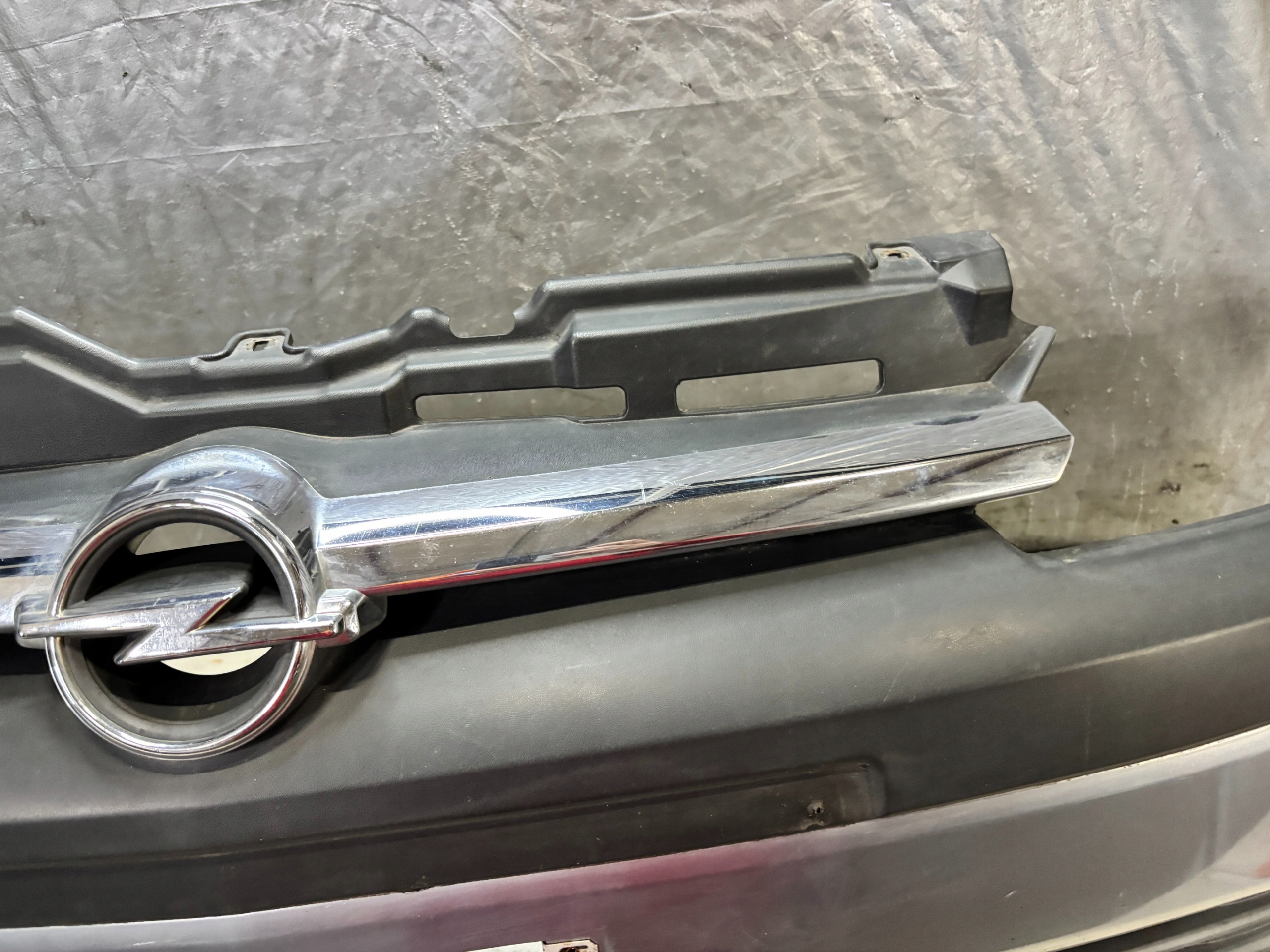 front bumper Opel Corsa C k: Z163
