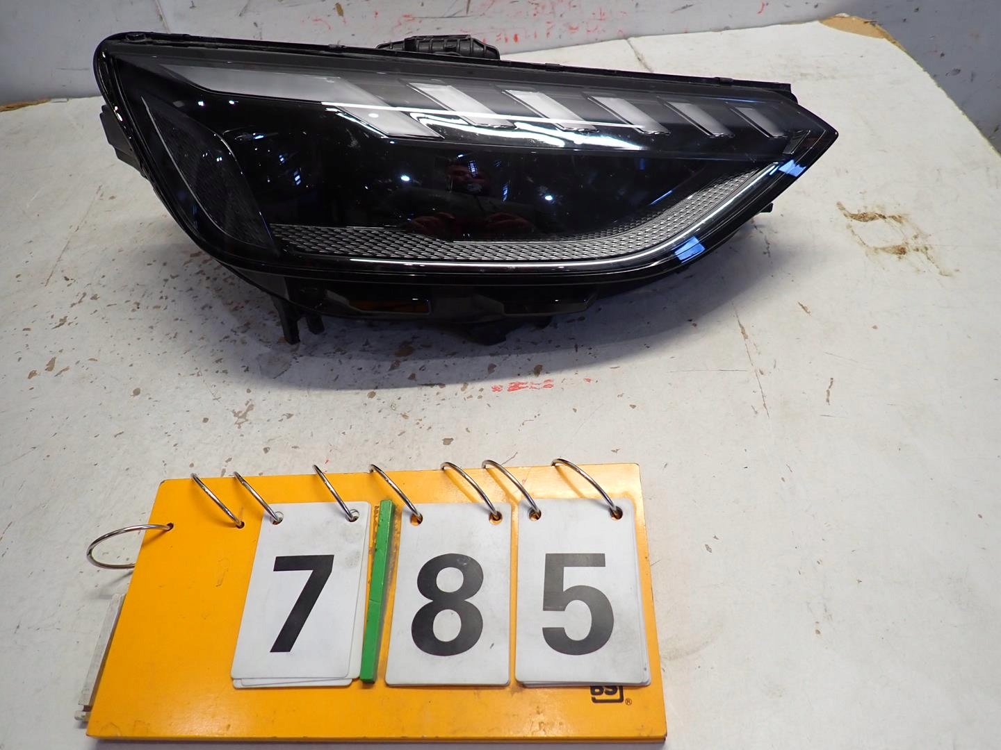 light front front right AUDI A4 B9 LIFT 2019- FULL LED MATRIX 8W0941036J