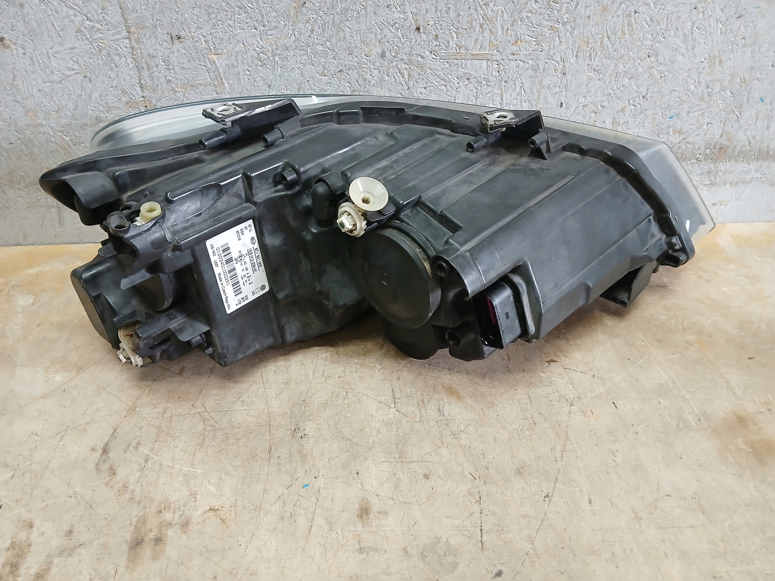 light front left VW POLO 6C 14-17 6C1941005