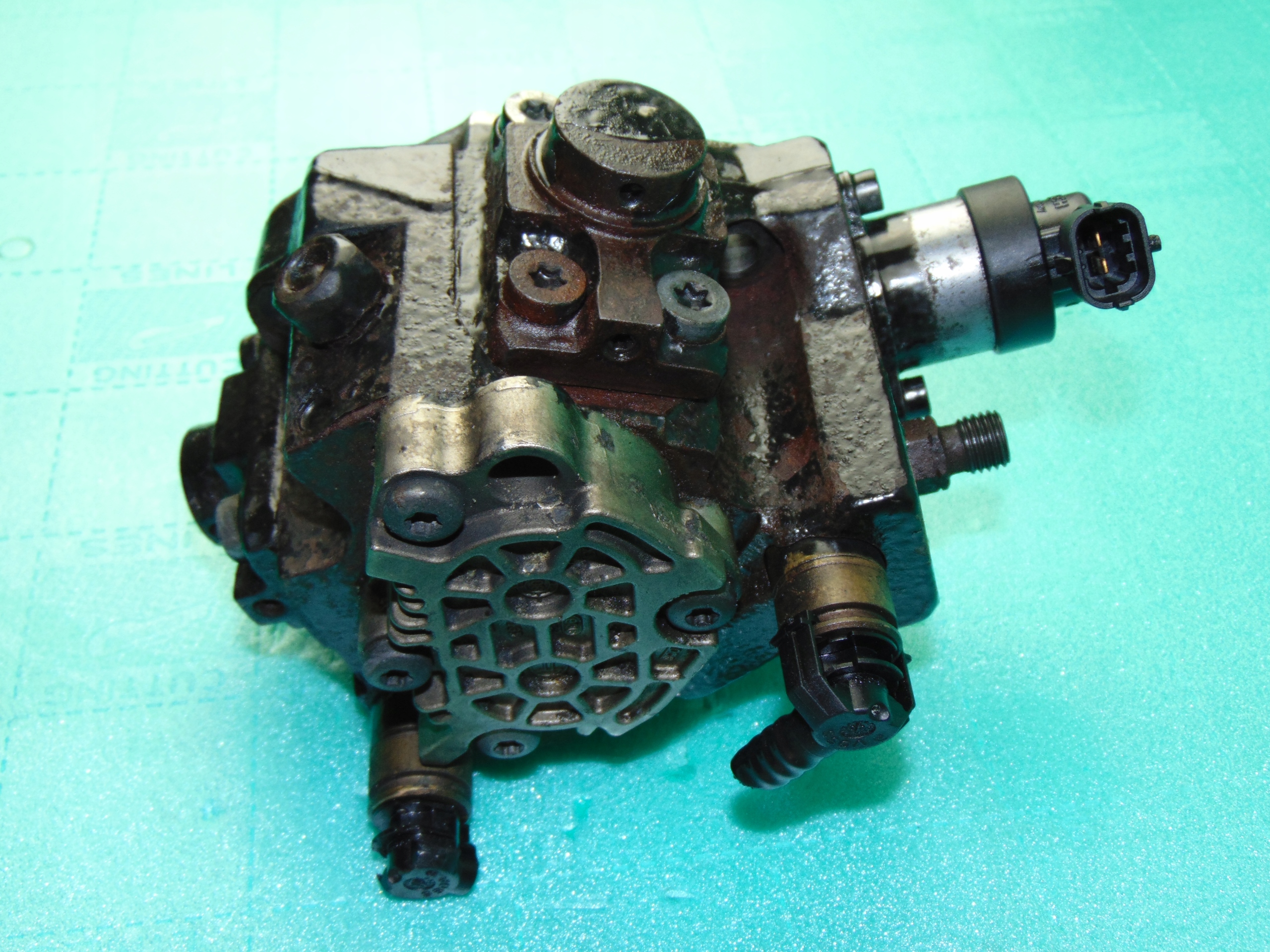 Einspritzpumpe 1,6CRDI 1,7CRDI 0445010206 CEED II Original!!!
