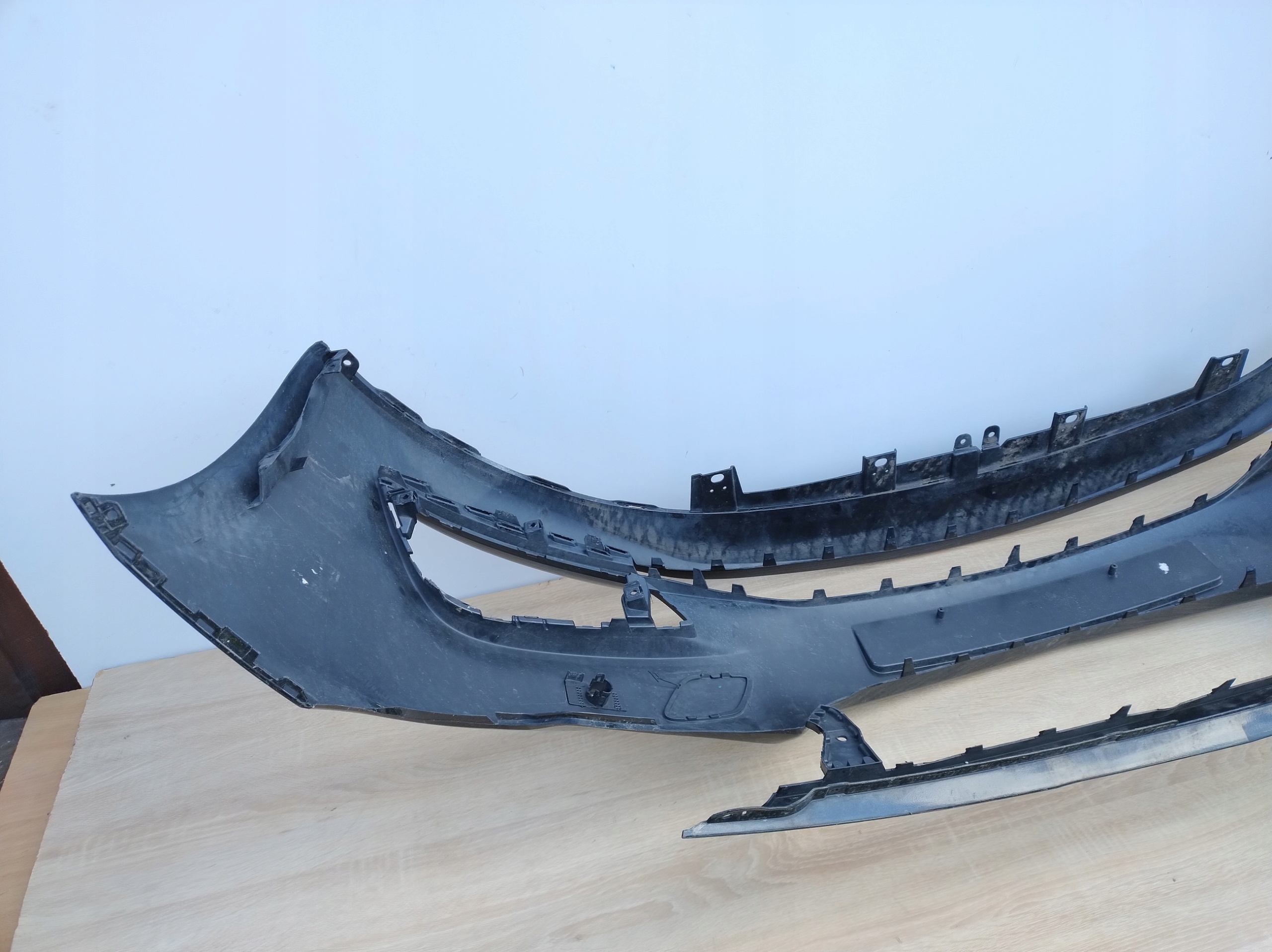 OPEL ASTRA 5 V K bumper front below sensors 39151025 RA87