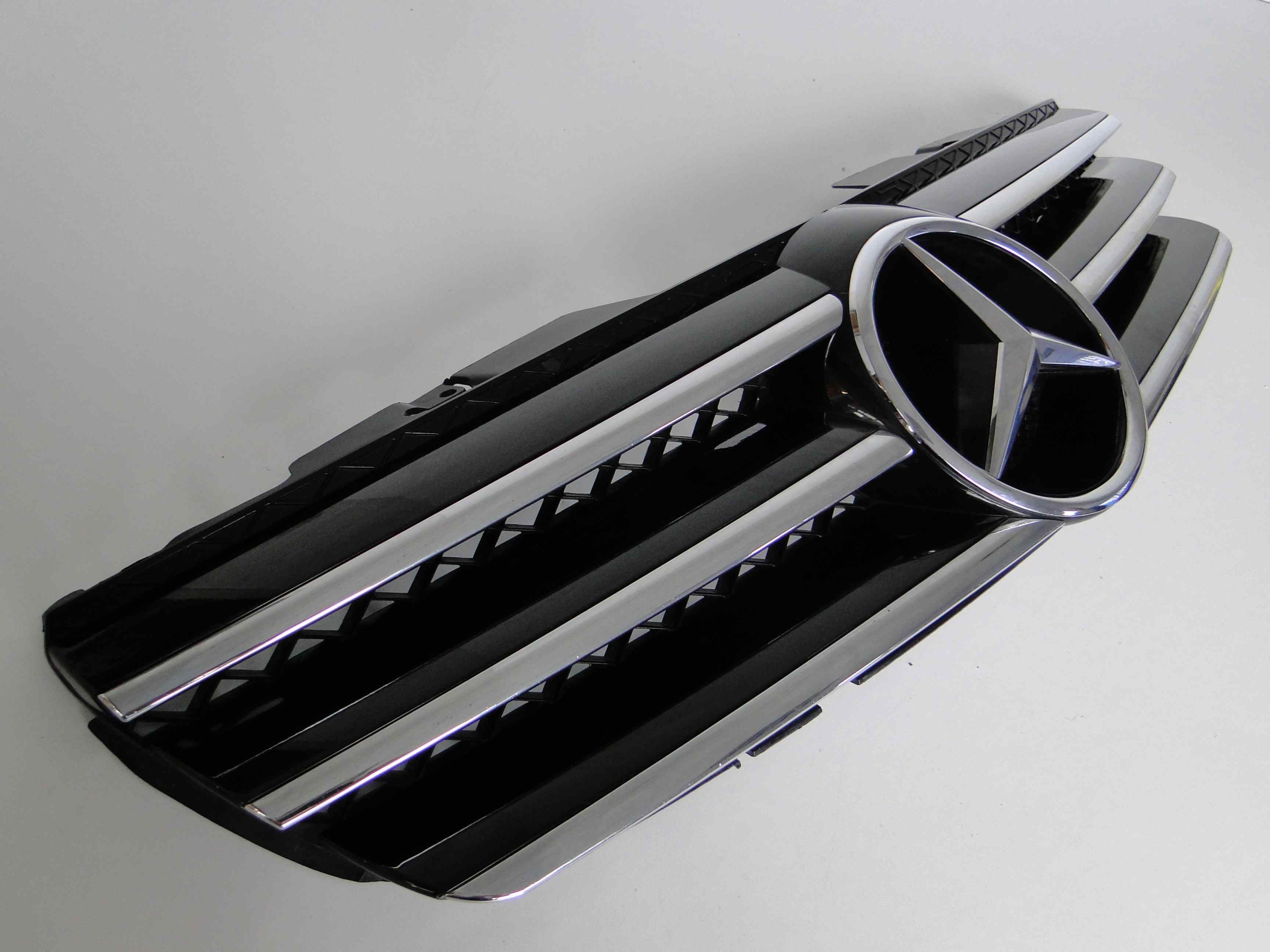 MERCEDES SL R230 230 LIFT GRILL ATRAPA Producent części Mercedes-Benz OE
