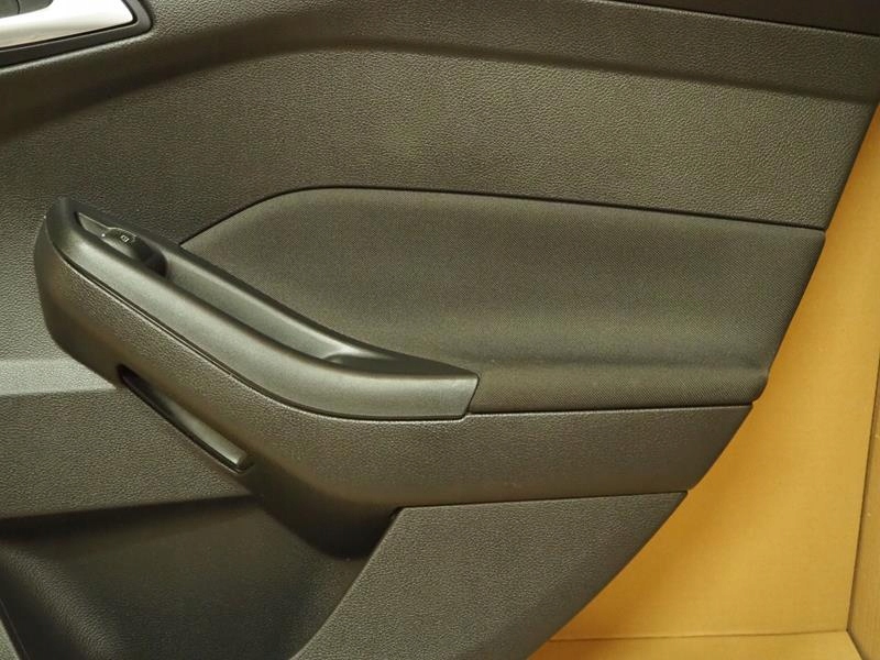 дверные карты задний правый FORD Focus MK3