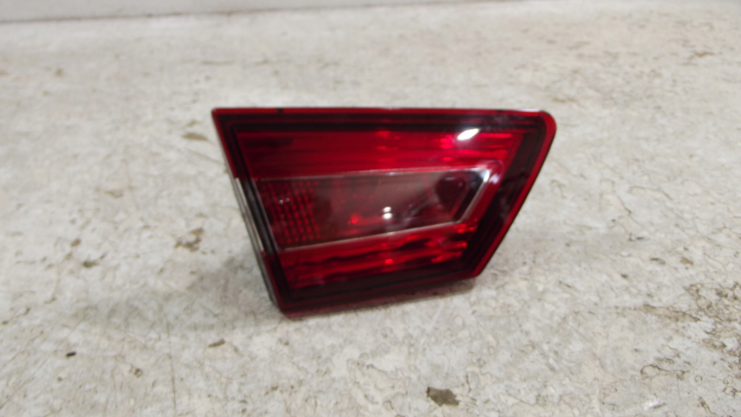 Renault Clio IV light left rear part trunk door 26552424R