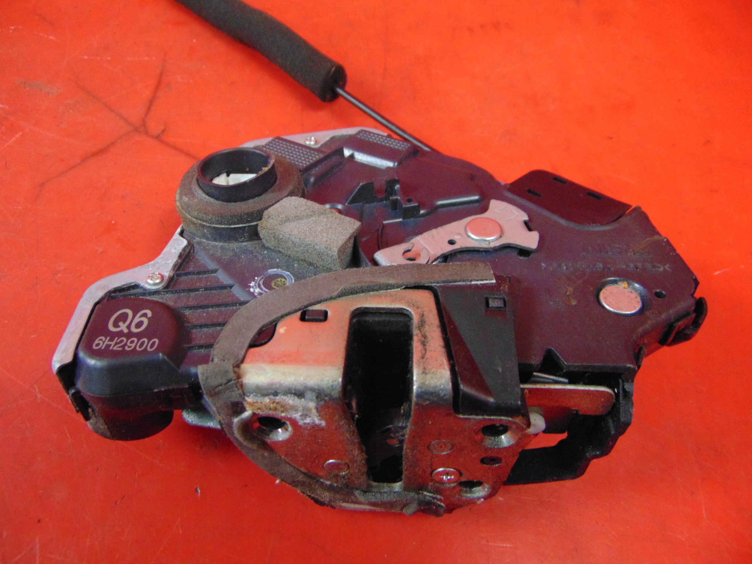LEXUS IS II 05- lock door left front 10 PIN EU