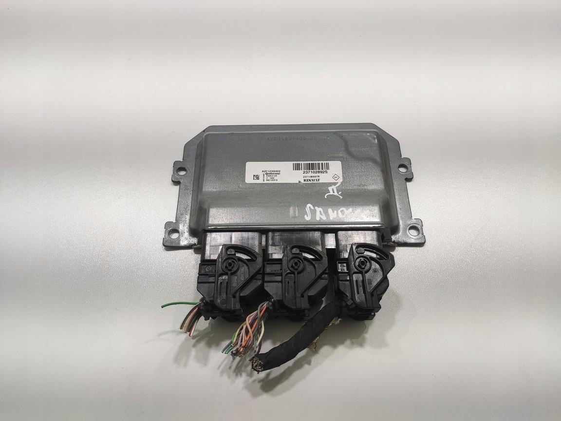 control unit computer of the engine DACIA SANDERO II LIFT 1.0 SCE 2017-20 237102892S