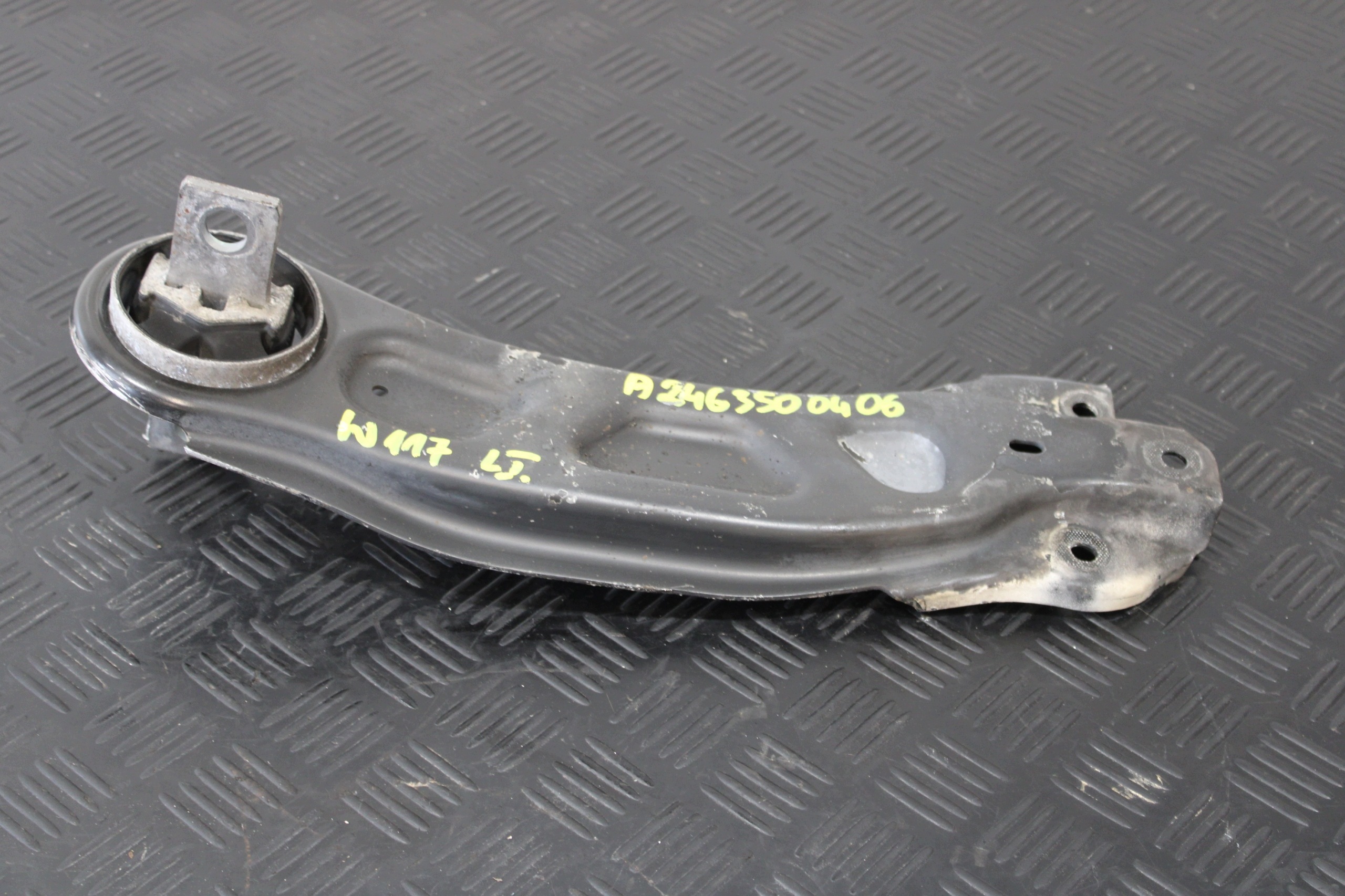 Querlenker links heck A2463500406 MERCEDES CLA W117 2,2 CDI