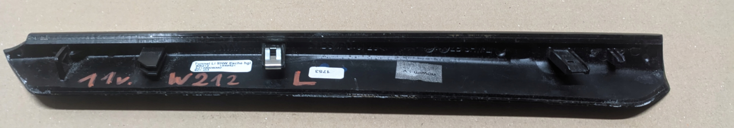 MERCEDES W212 3.0 CDI 11R moulding consoles left A2126906362