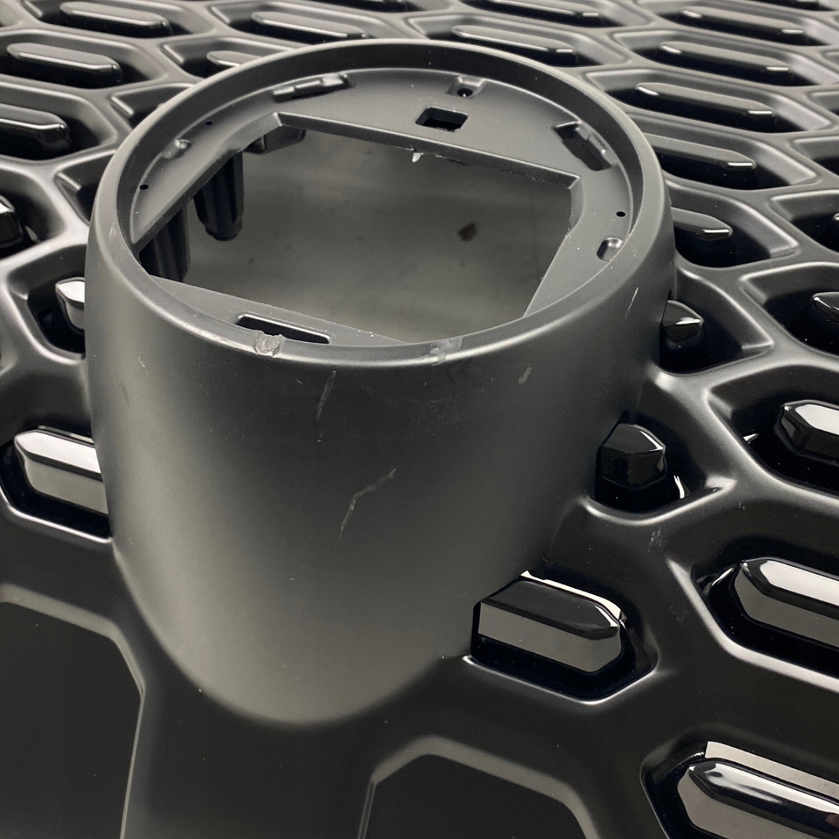 Nowy OE Grill Jaguar I-Pace 2021-> J9D3-8BB271-B Strona zabudowy przód