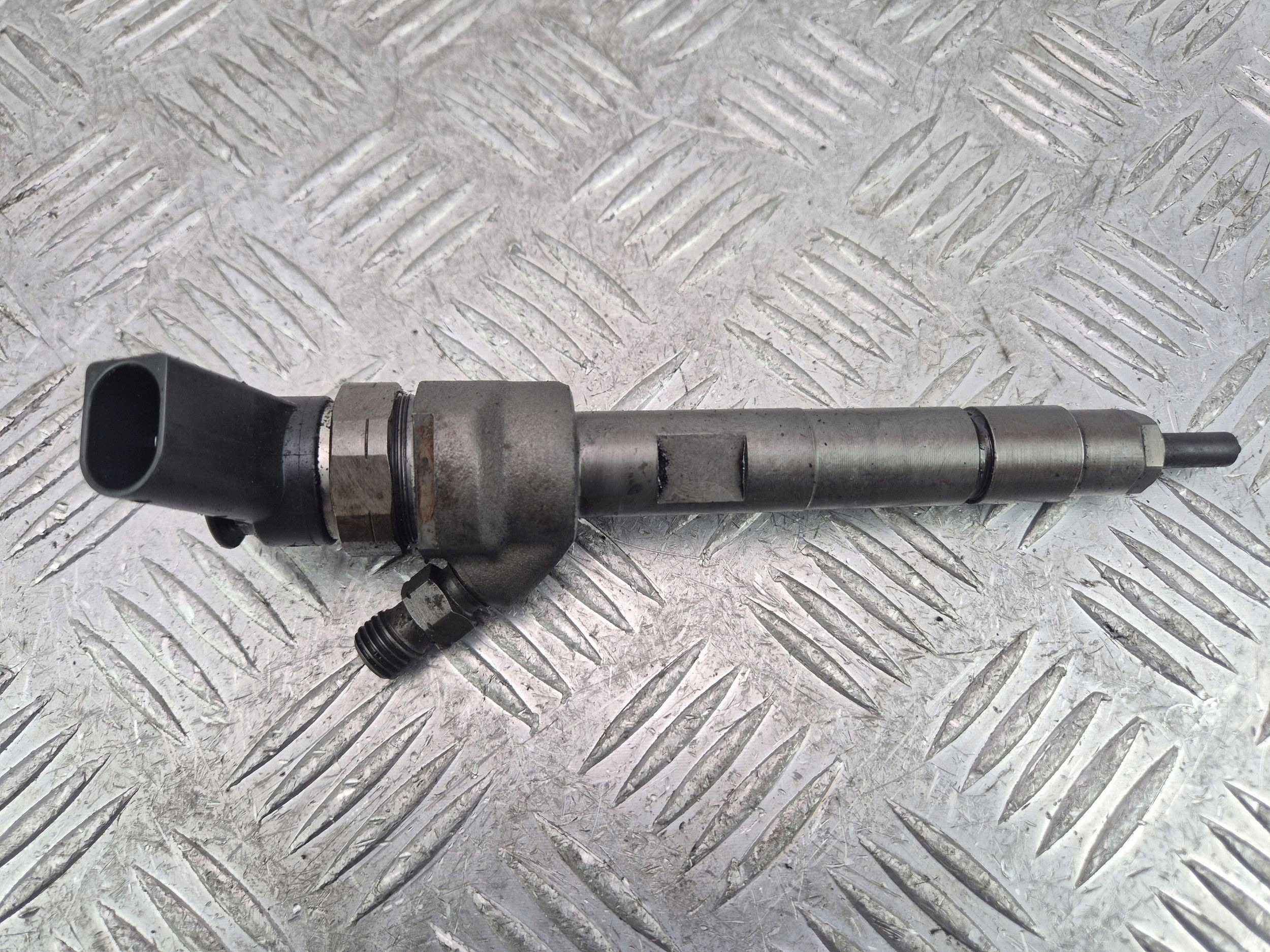 BMW 3 E90 E91 318d injector N47D20A 7798446