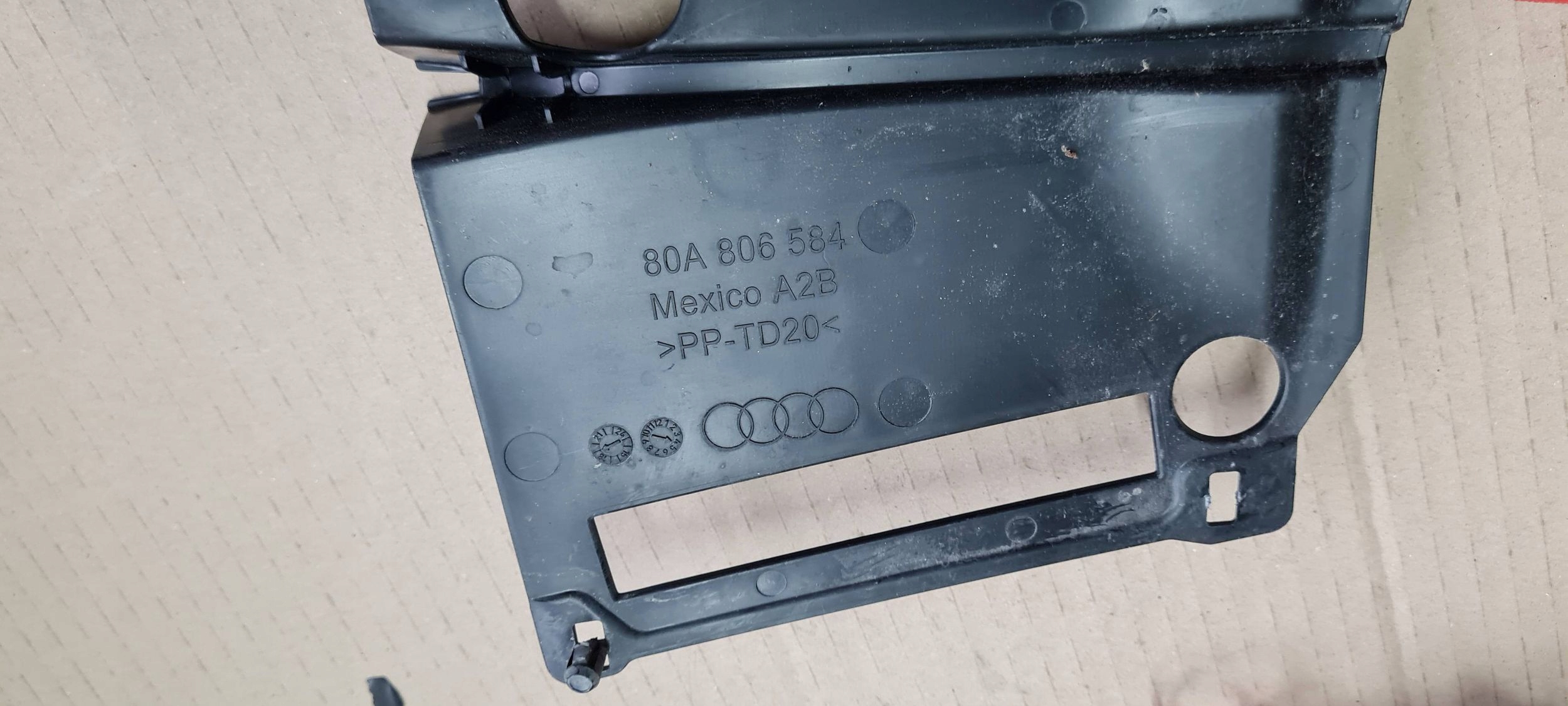 SQ5 80A Q5 couverture couverture droit KOMORY moteur 80A806584