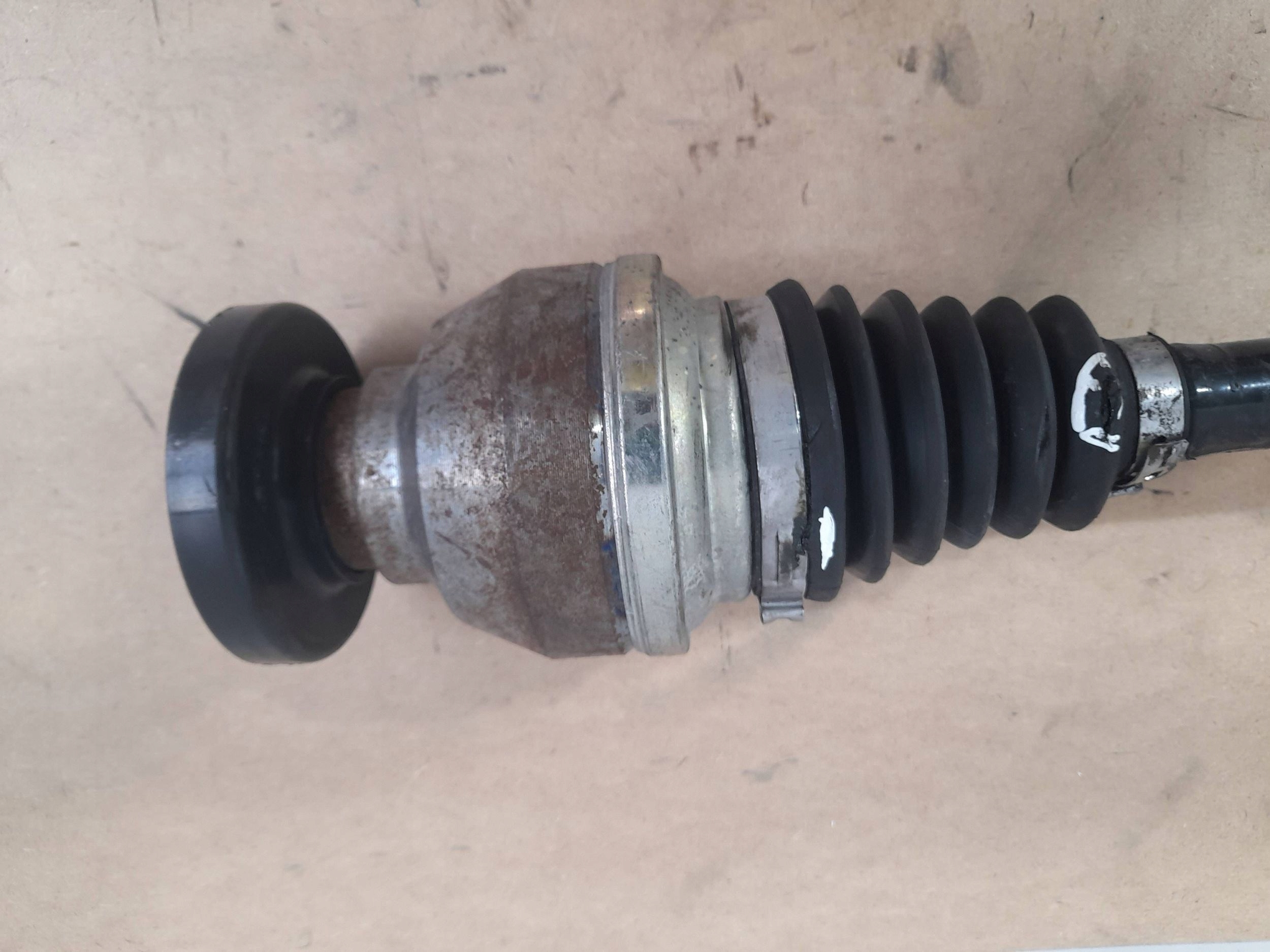 Volkswagen Tiguan 5N semi-axis front left 5N0407761Q (A690)