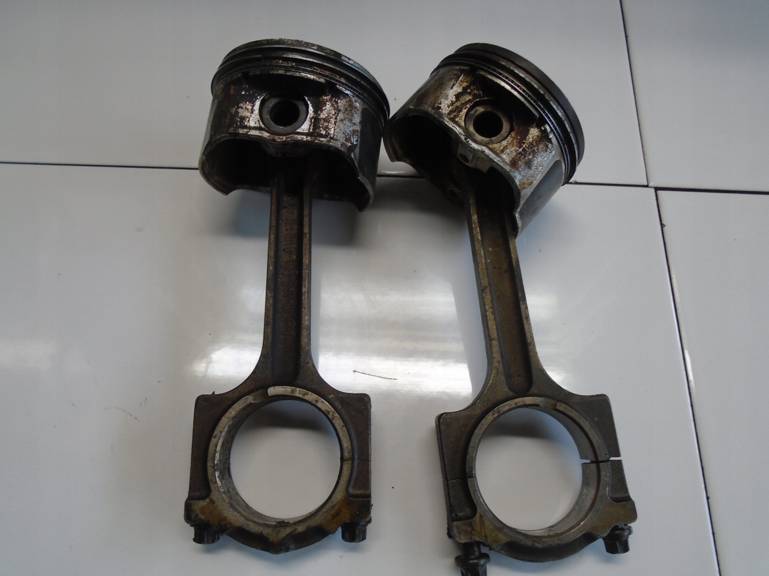FORD FOCUS MK2 1.8 16V QQDA QQDB CSDB piston pistons connecting rod
