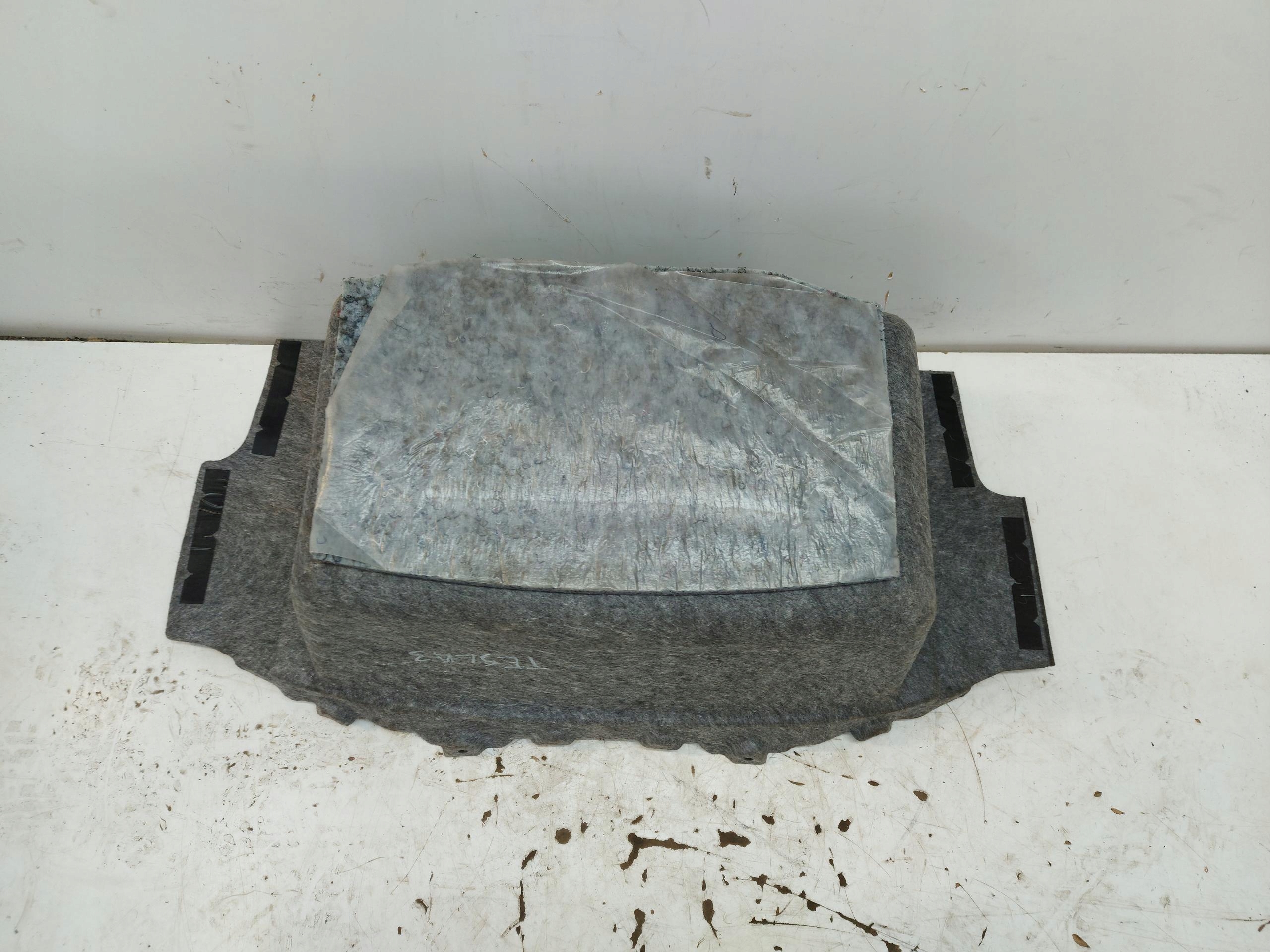 TESLA MODEL 3 floor sump carpet boot