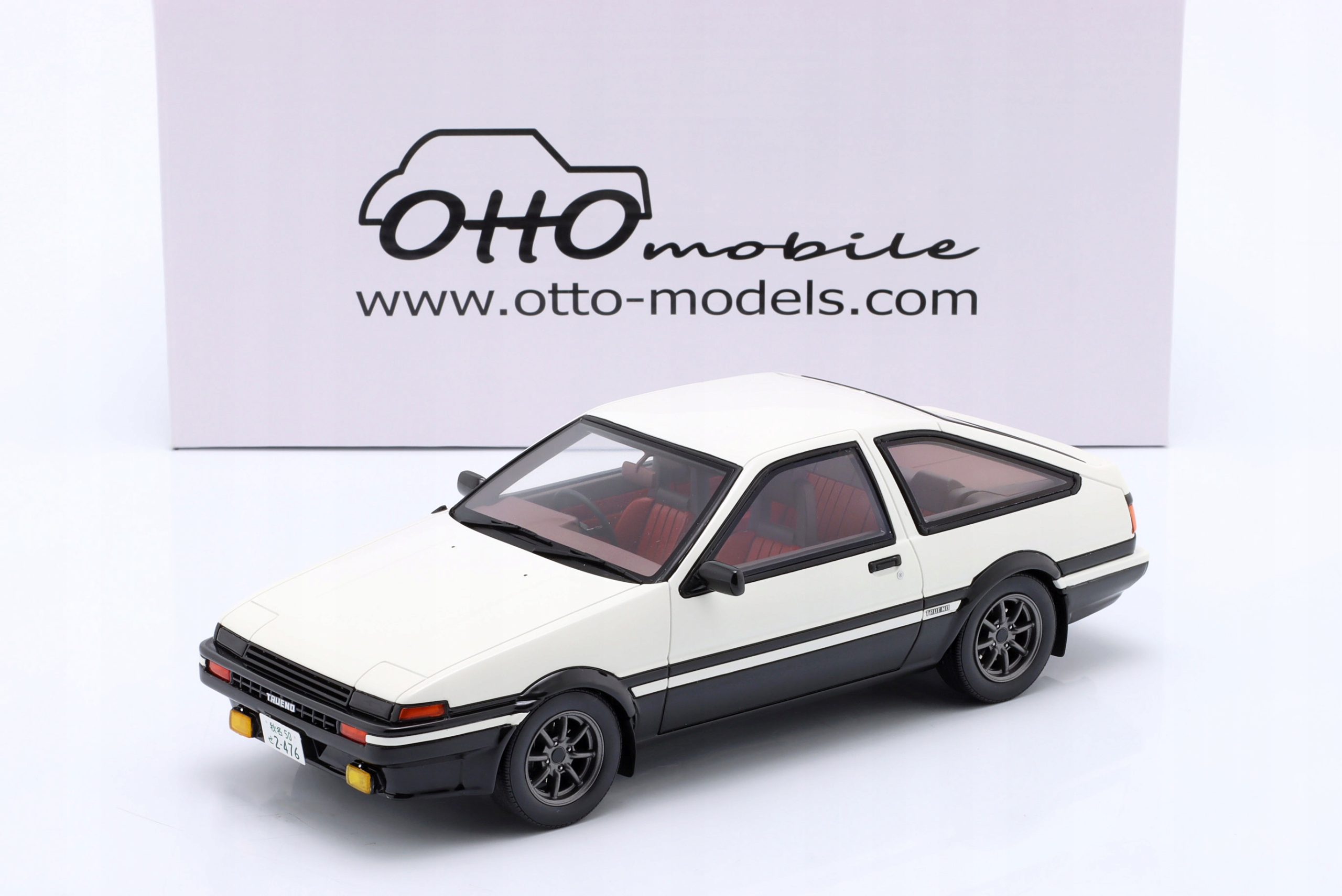 Otto Toyota Sprinter Trueno AE86 1985 Bílá (se zavřenými světlomety) 1:18