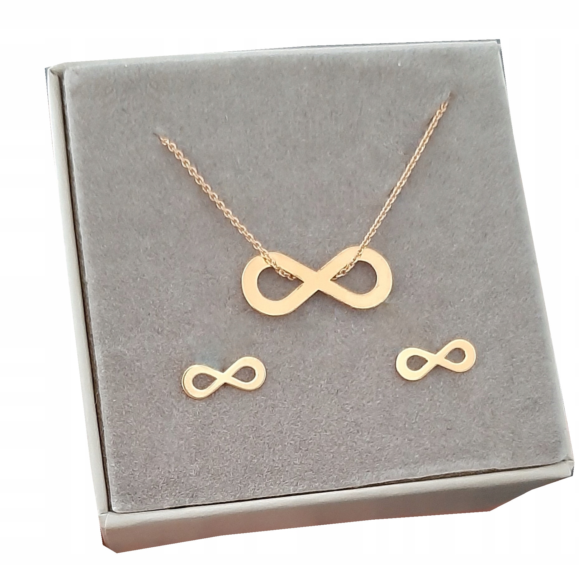 

Naszyjnik i kolczyki celebrytki Nieskończoność 925