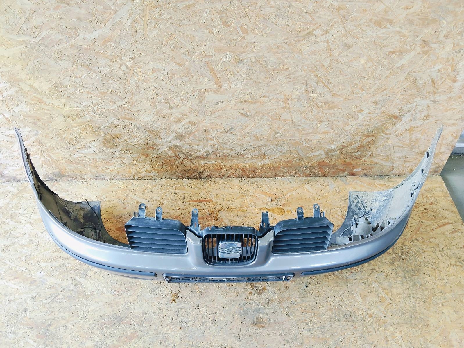 bumper front front Seat Leon and 1.6 16V 05r LC7V
