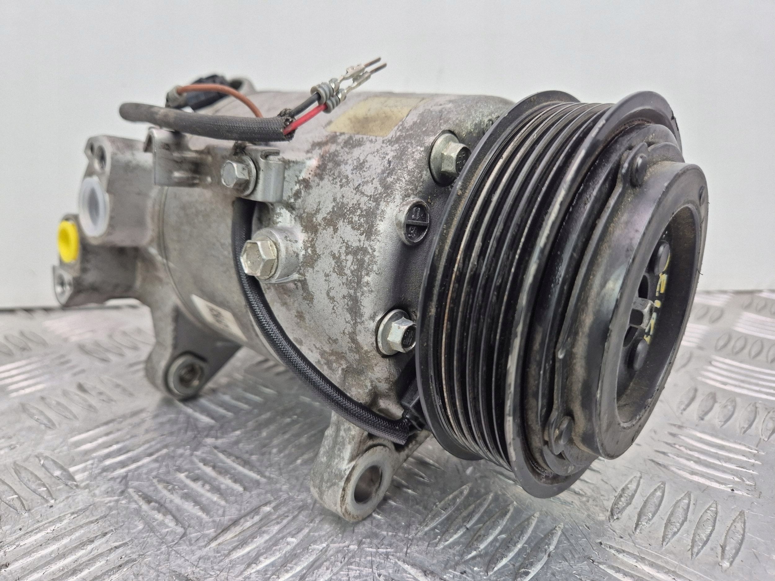 BMW 2 F45 218d compresseur de climatisation 9295050 B47C20A