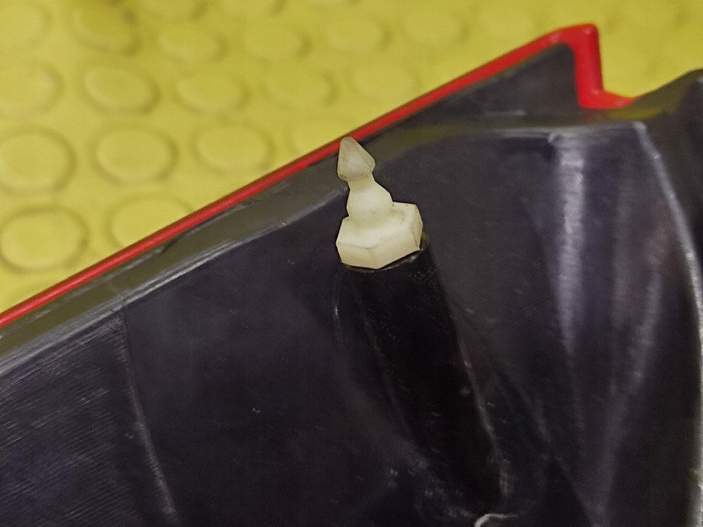 SUZUKI LIANA light right rear part