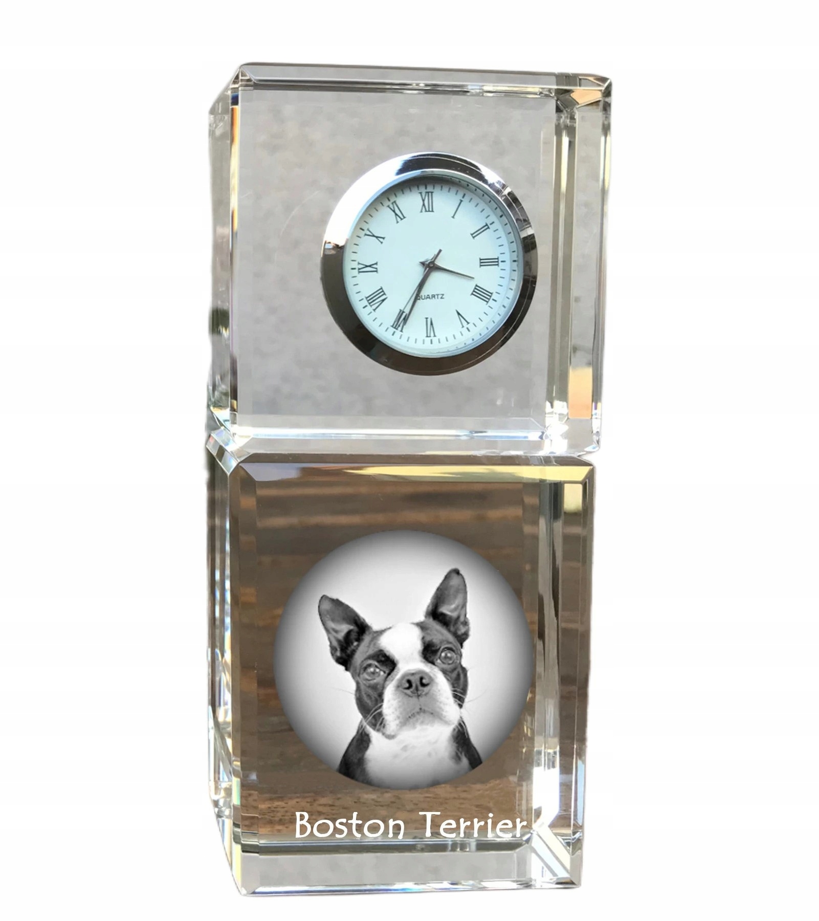 Bostonský teriér – krištáľové stolové hodiny so psom, s vašou fotografiou