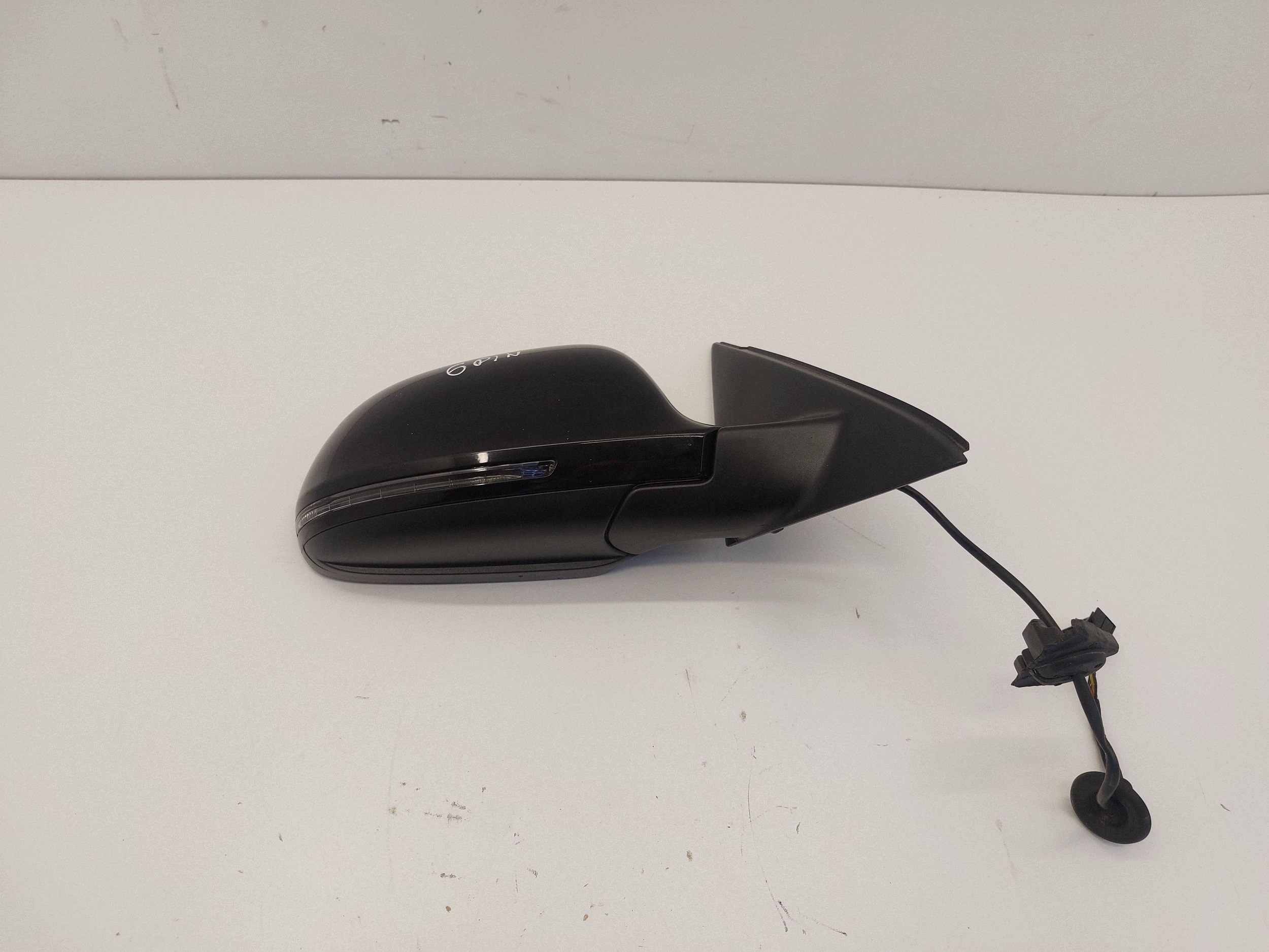 AUDI Q3 8U 11r-> mirror right 6PIN colour LY9B EUROPA