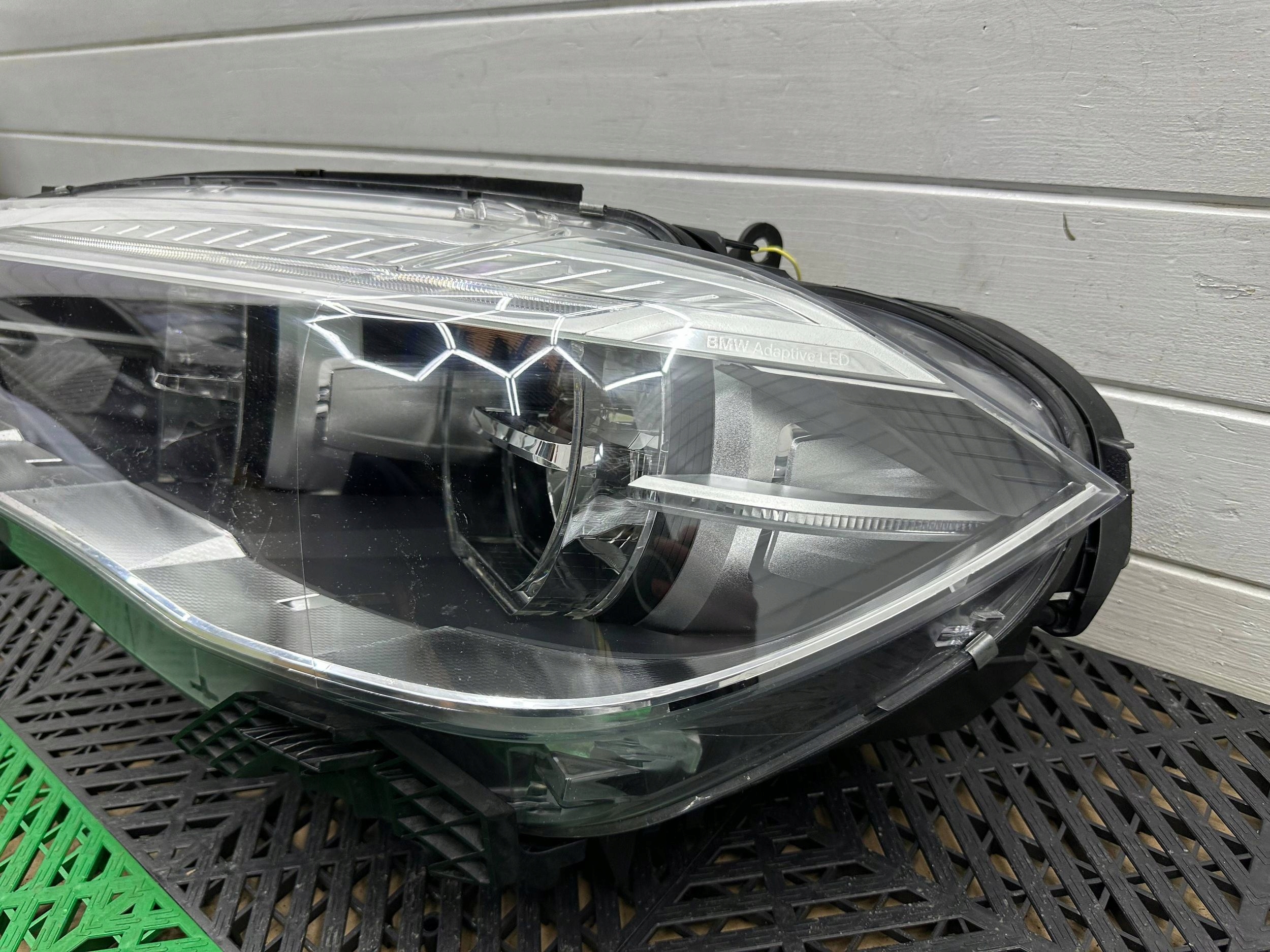 Reflektor front side left BMW X5 F15 7442647