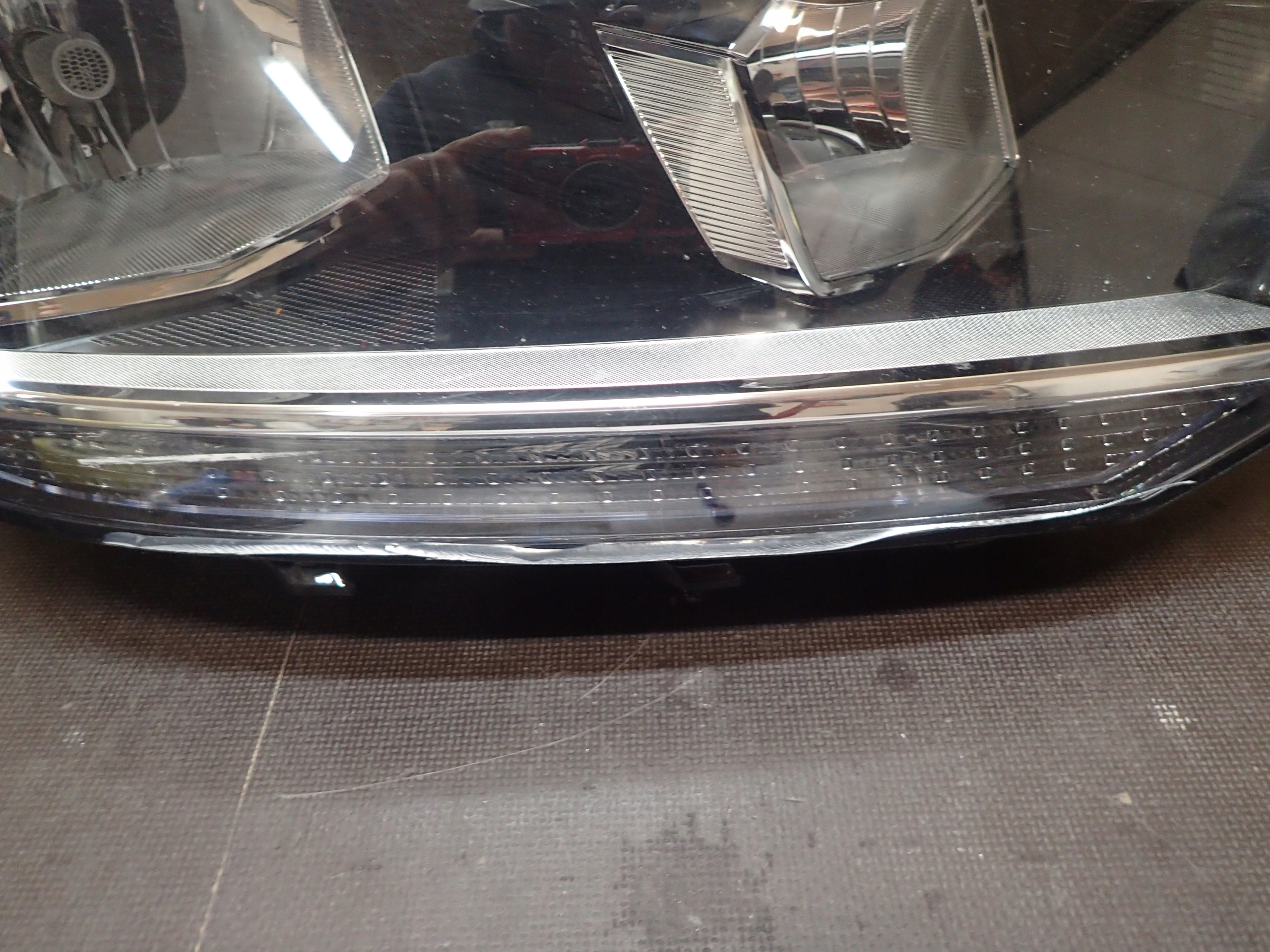 LIGHT FRONT RIGHT VW TOURAN 15- 5TB941006A