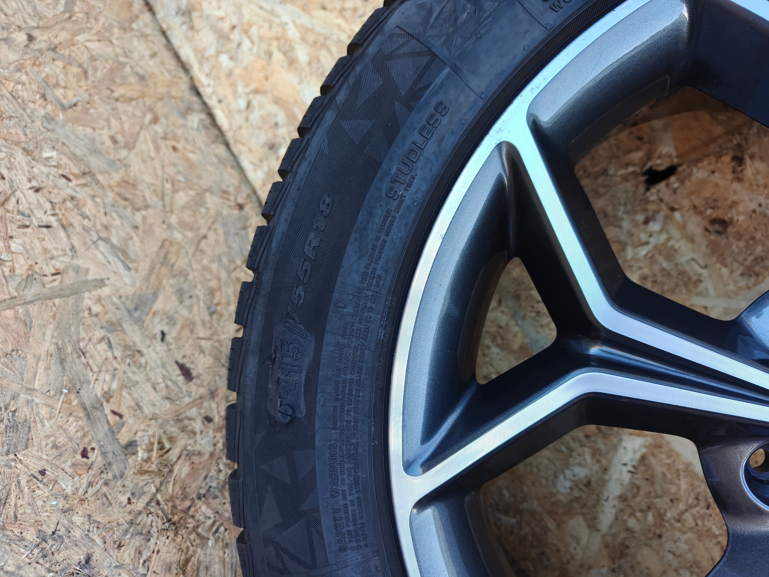 kolesá disky SSANGYOUNG KGM KORANDO IV C300 41730-37100 235 55 18 HANKOOK