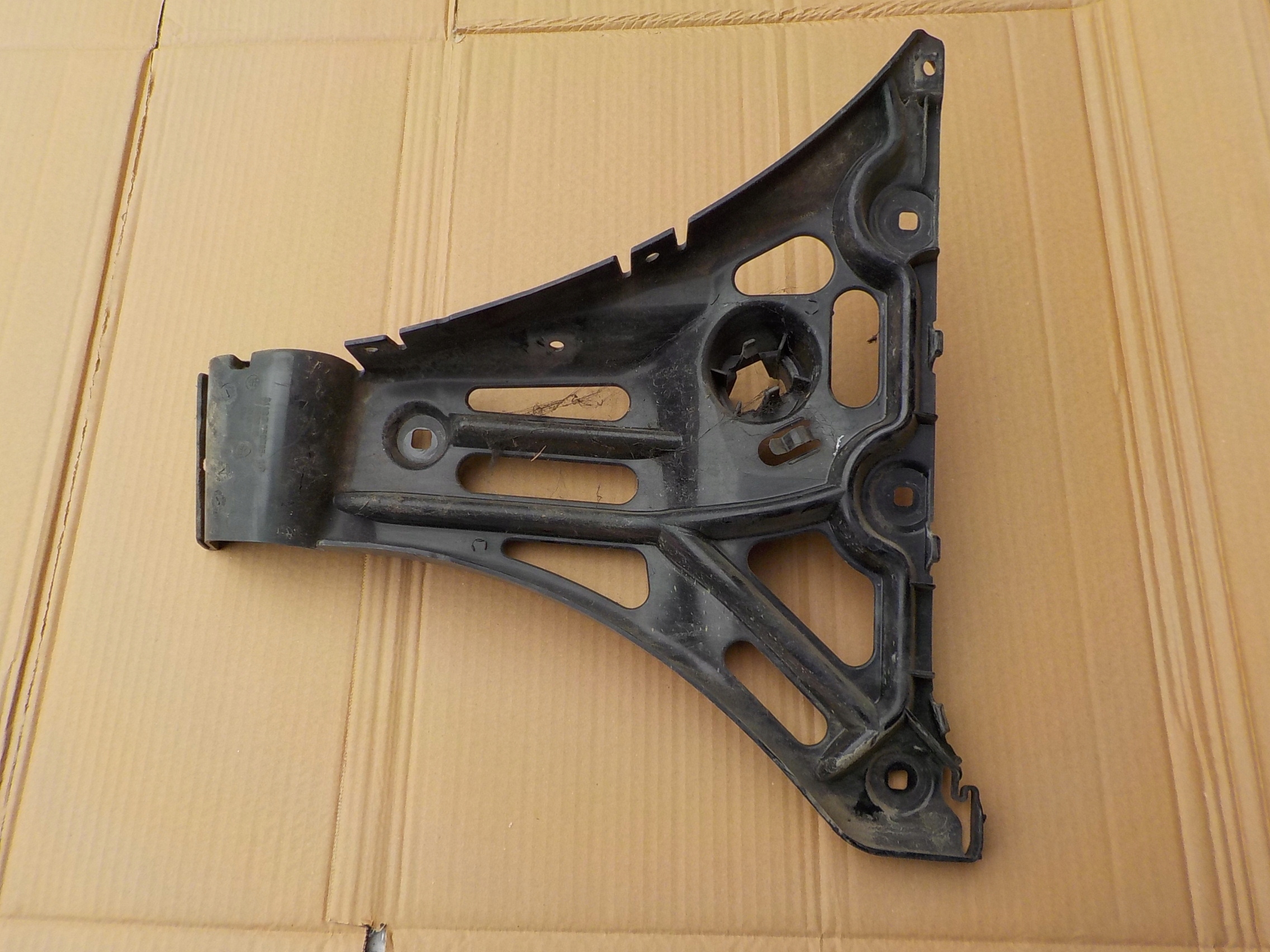 bumper bracket left rear part bmw e61 7060795
