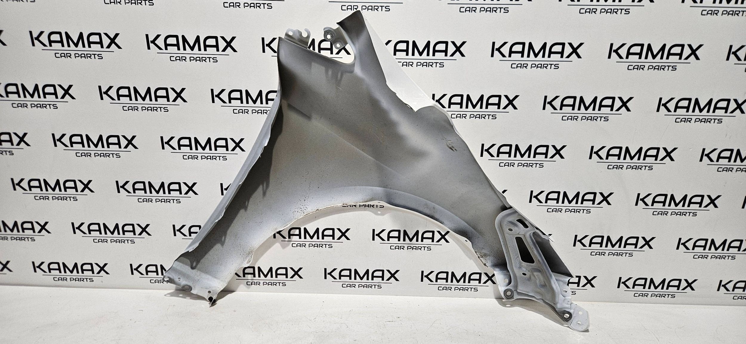fender left front TOYOTA COROLLA E21 sedan 18- original