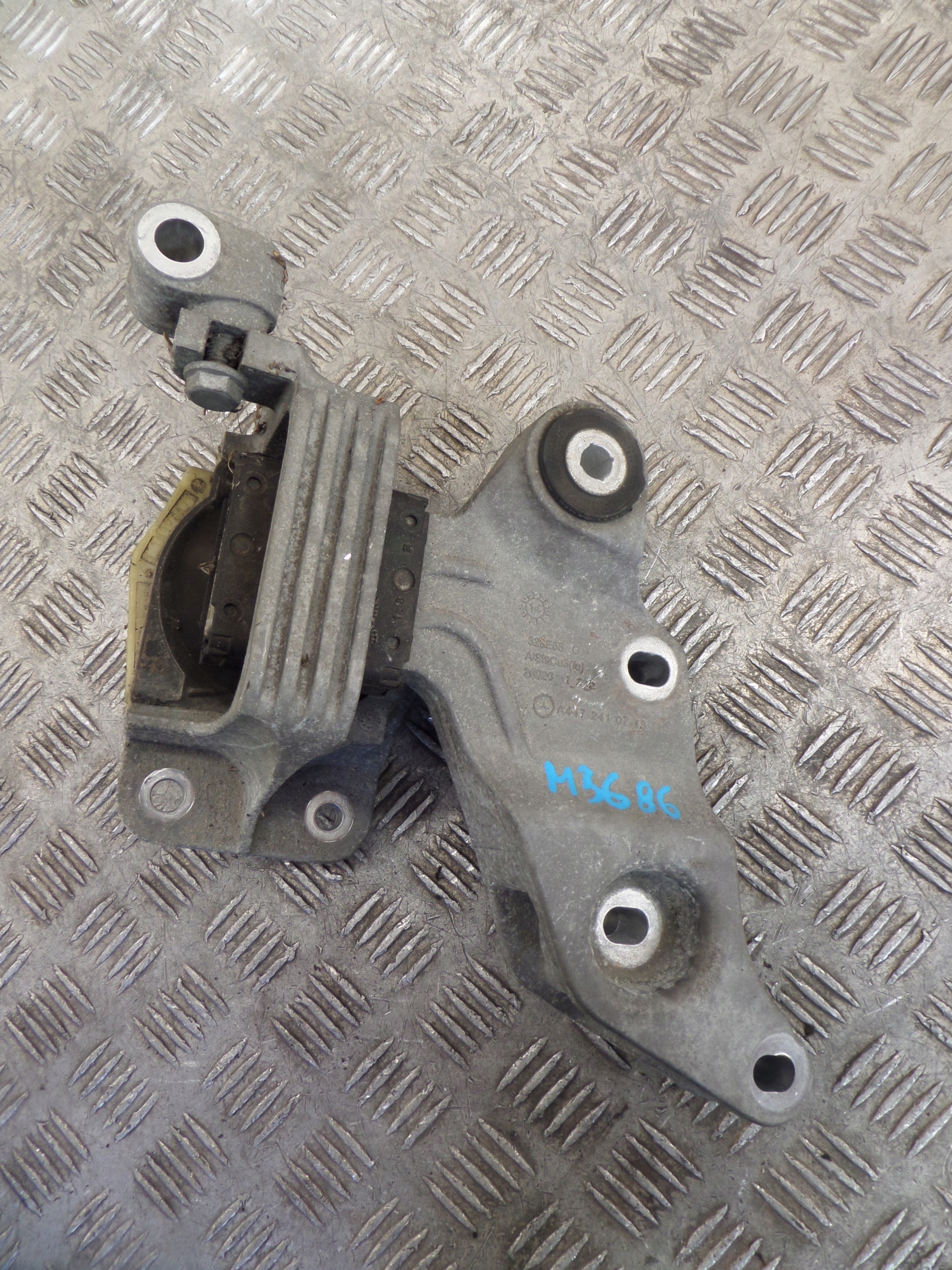 airbag engine mount A4472410713 VITO W447 1.6D