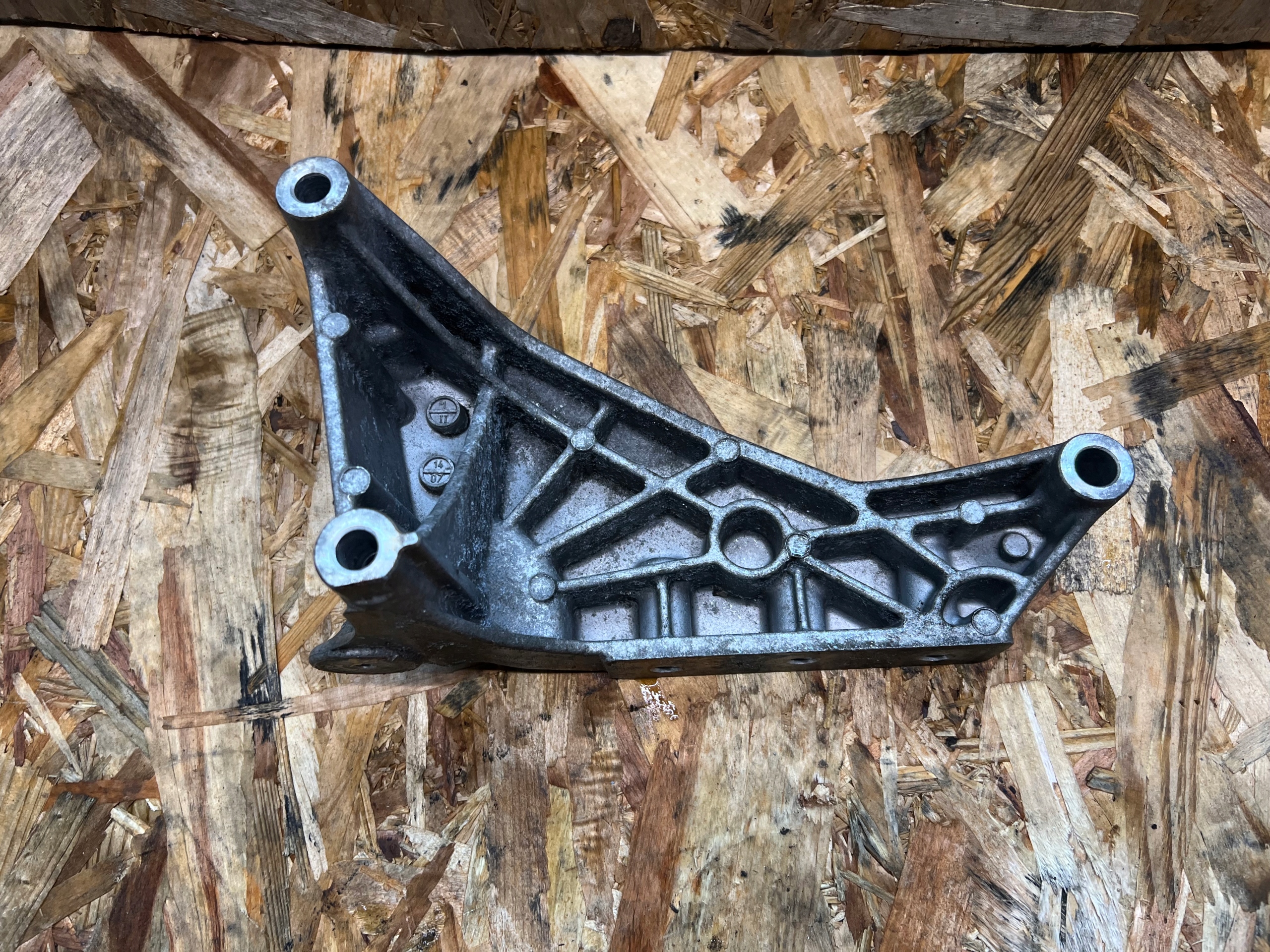 VW T5 LIFT holder engine mount 03L199207B