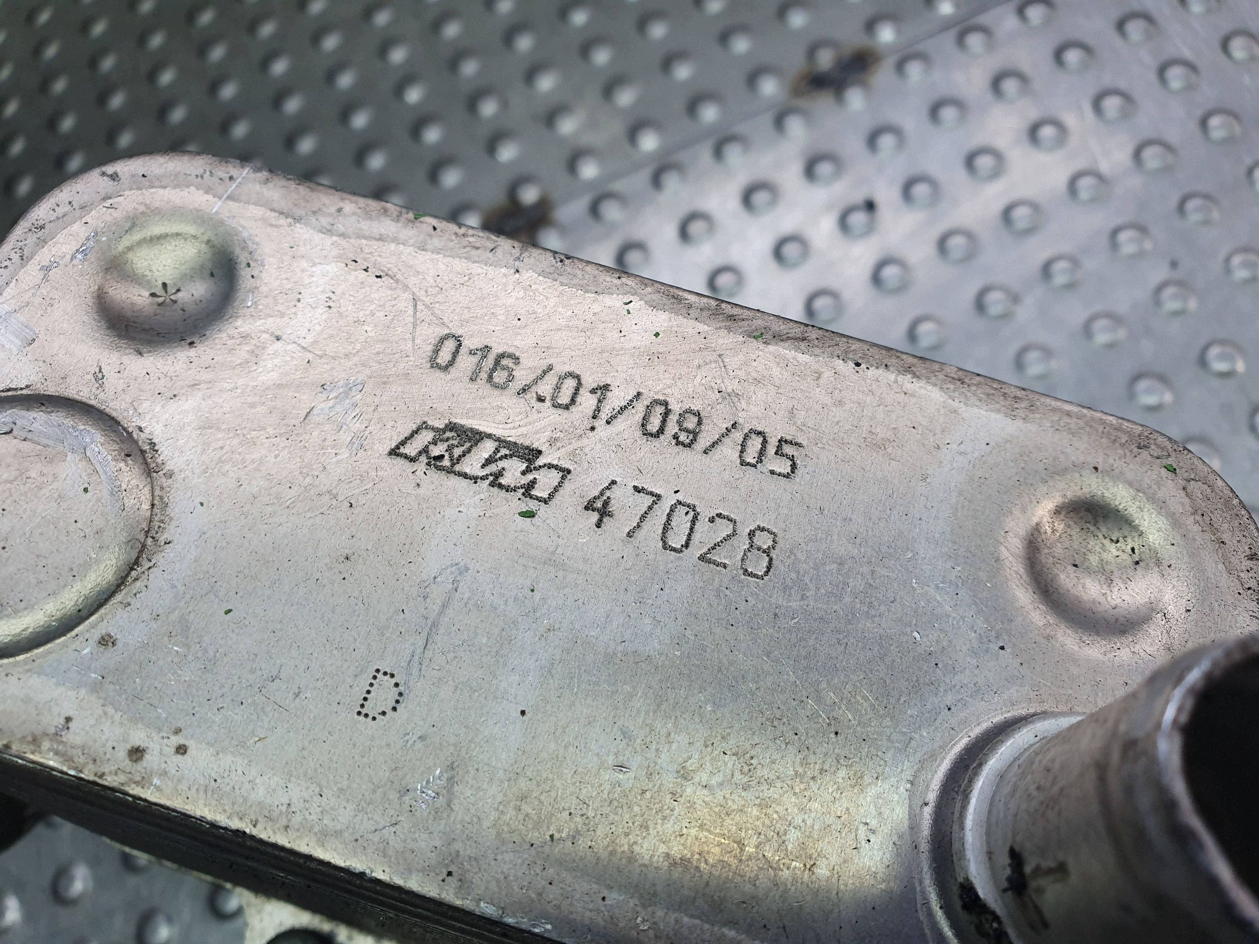 obal filtru oleje 7788453 BMW E91 E90 E60 E61 X5 E70 E53 E65 3.0 D M57