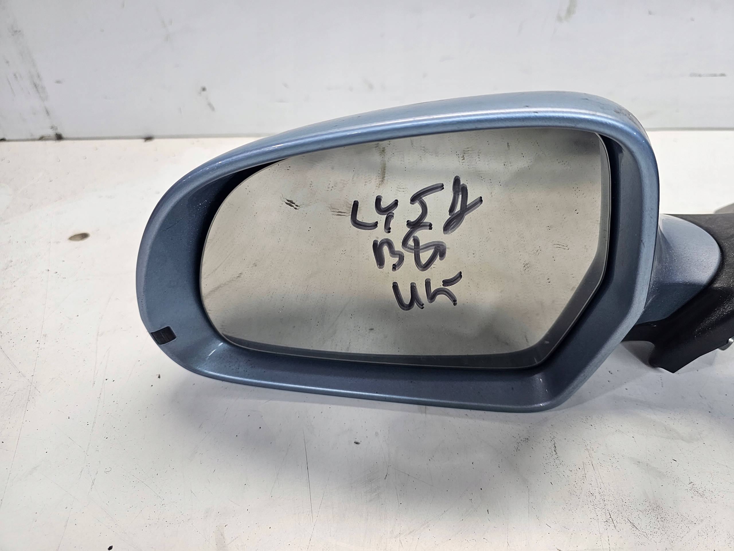 mirror exterior left AUDI A4 B8 LY5J 6 PIN UK