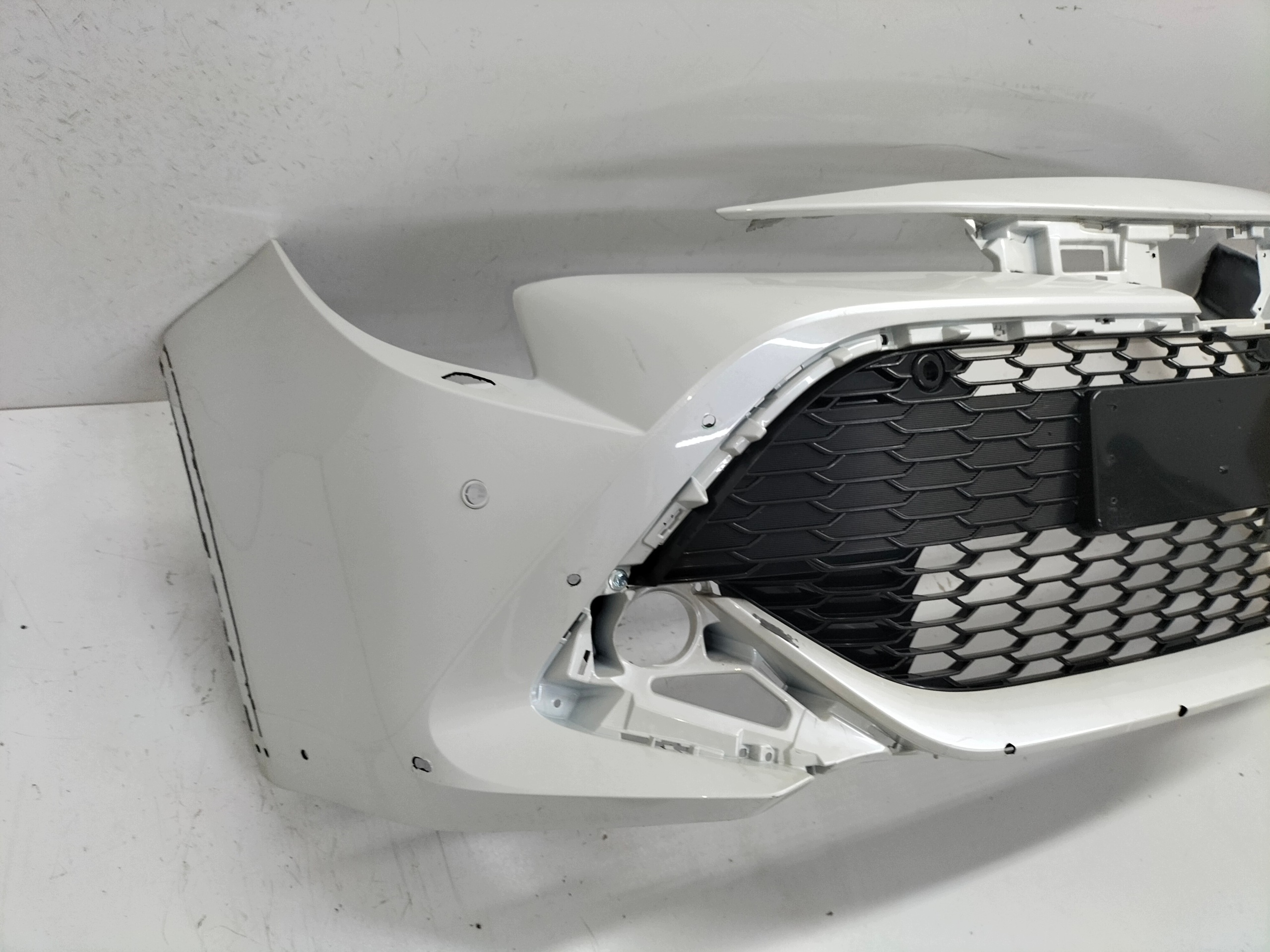 front bumper front TOYOTA COROLLA E21 18- KOMBI TREK