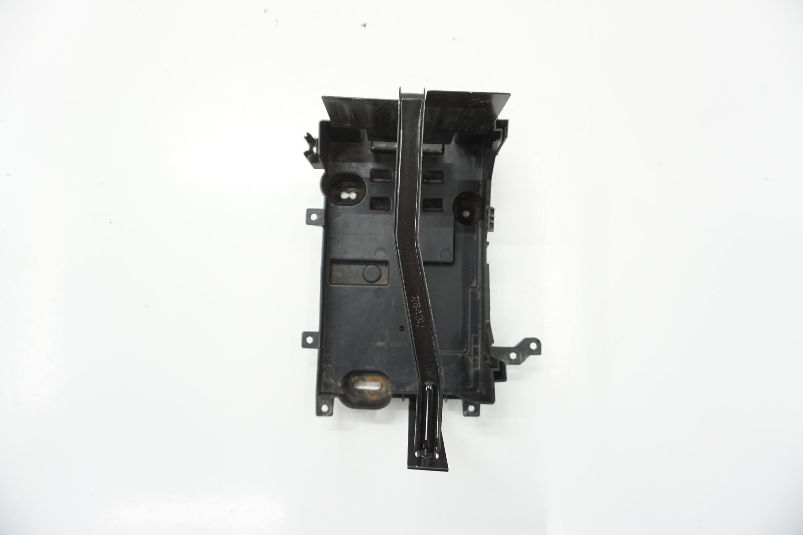 OPEL MOKKA ОСНОВАНИЕ АККУМУЛЯТОРА 95933269