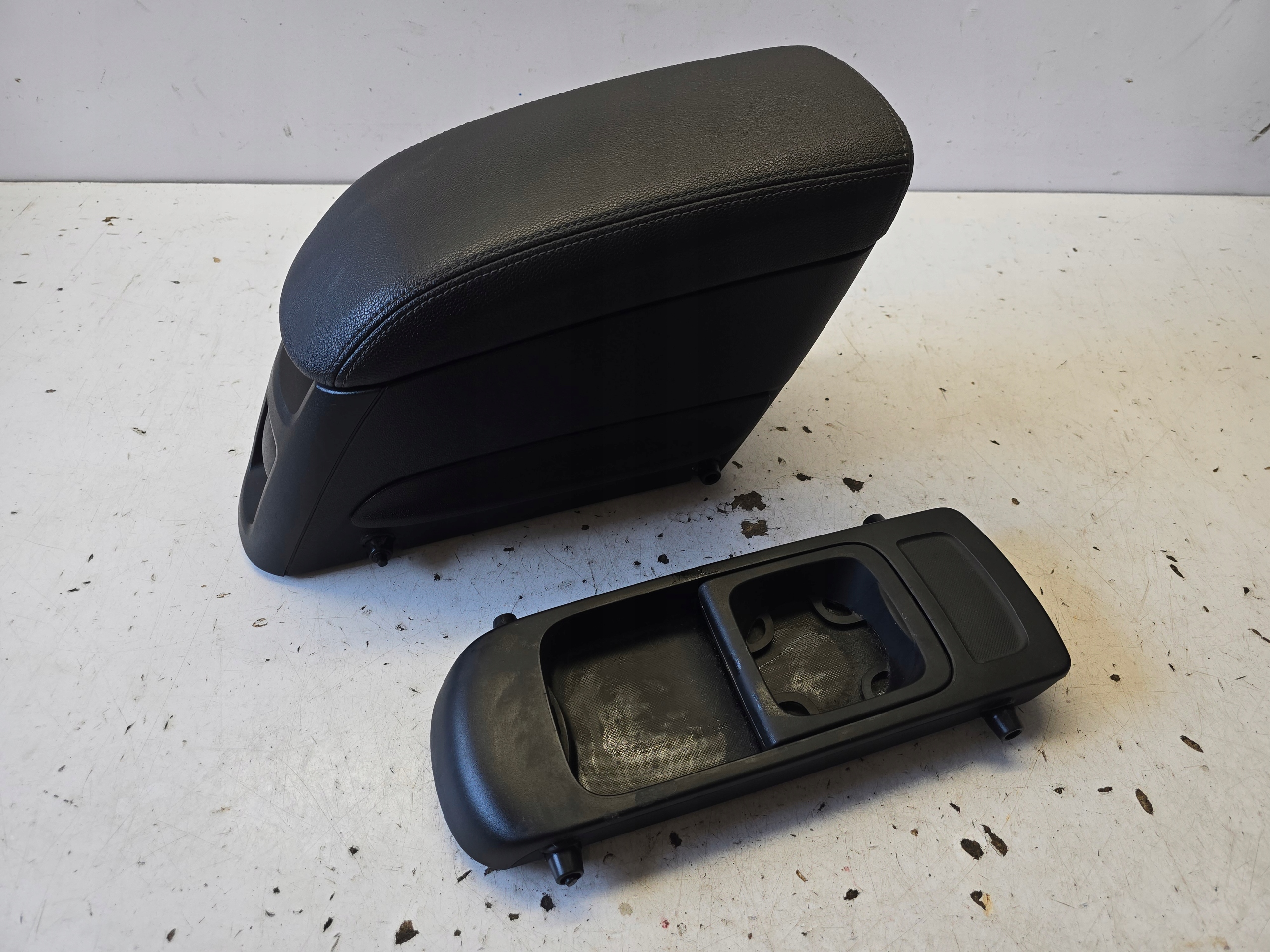 OPEL MERIVA B II bracciolo Z TACKA UCHWYTEM per KUBKI Originale