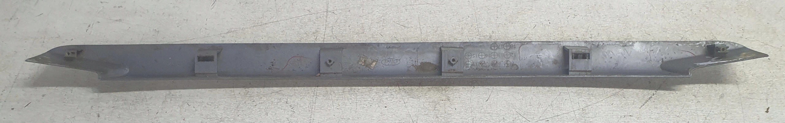 moulding upper grille FORD RANGER LIFT 09